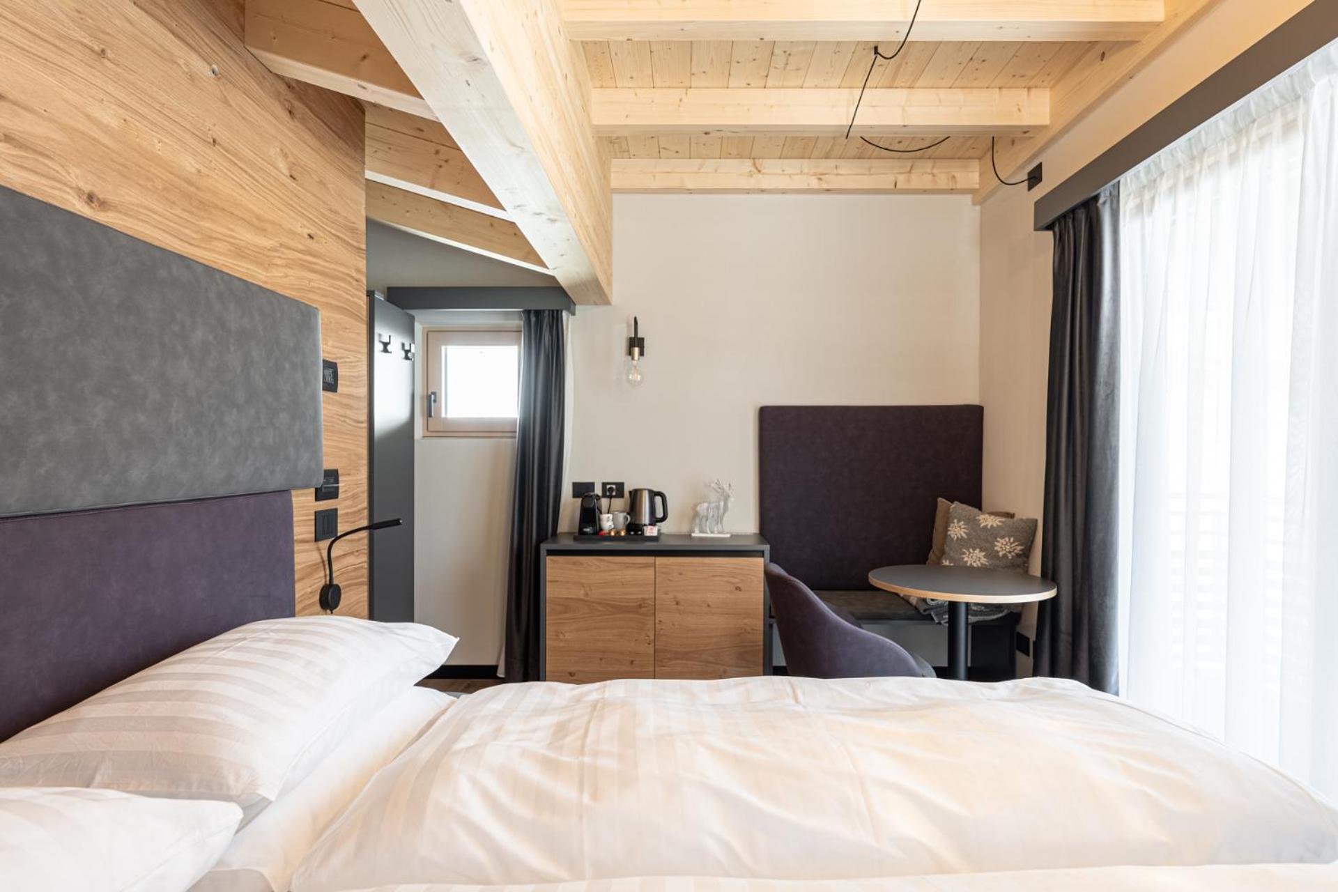 Superior Double or Twin Room with Mountain View - Photo 9