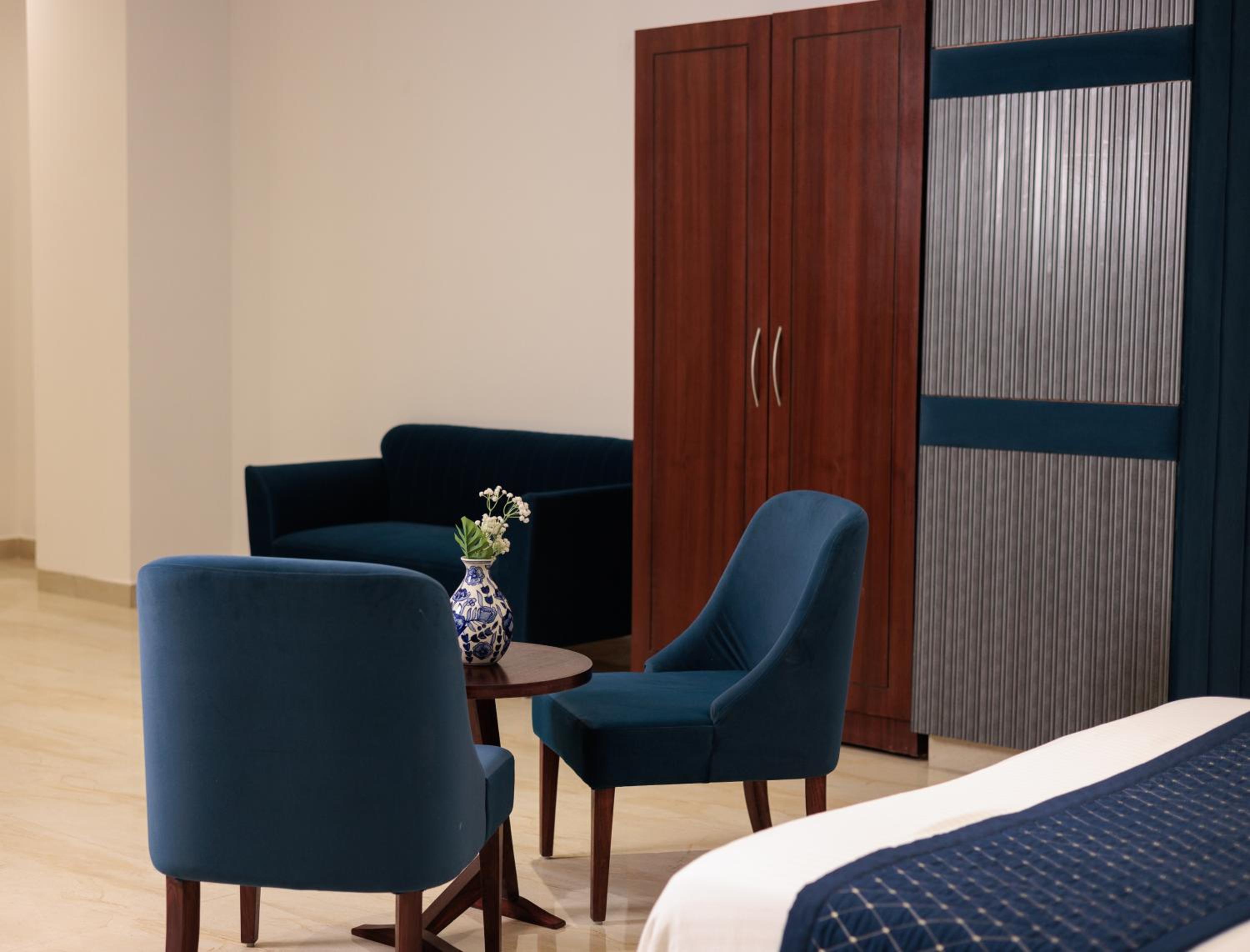 Deluxe Room - Photo 11