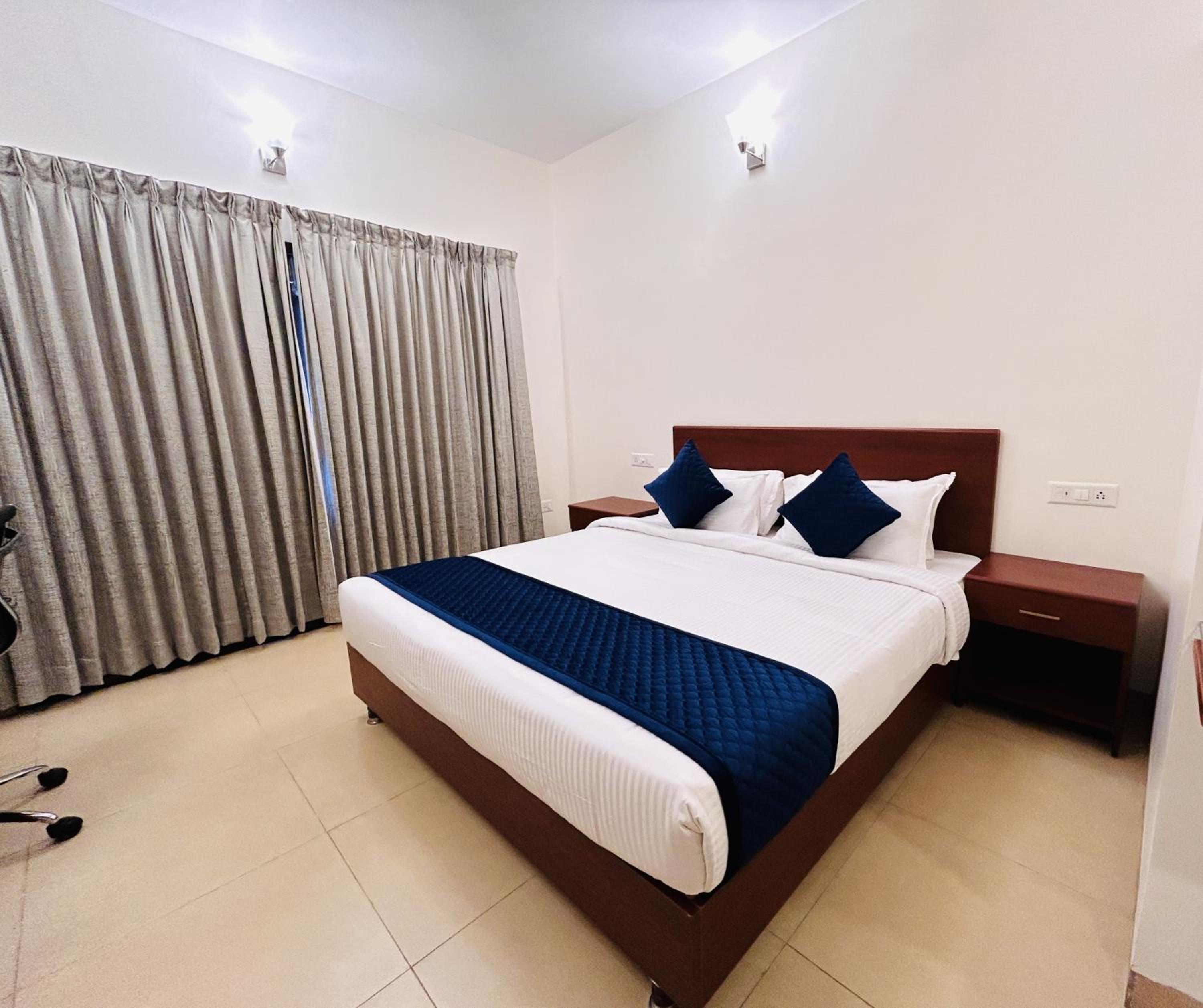 Three-Bedroom Villa - Photo 4