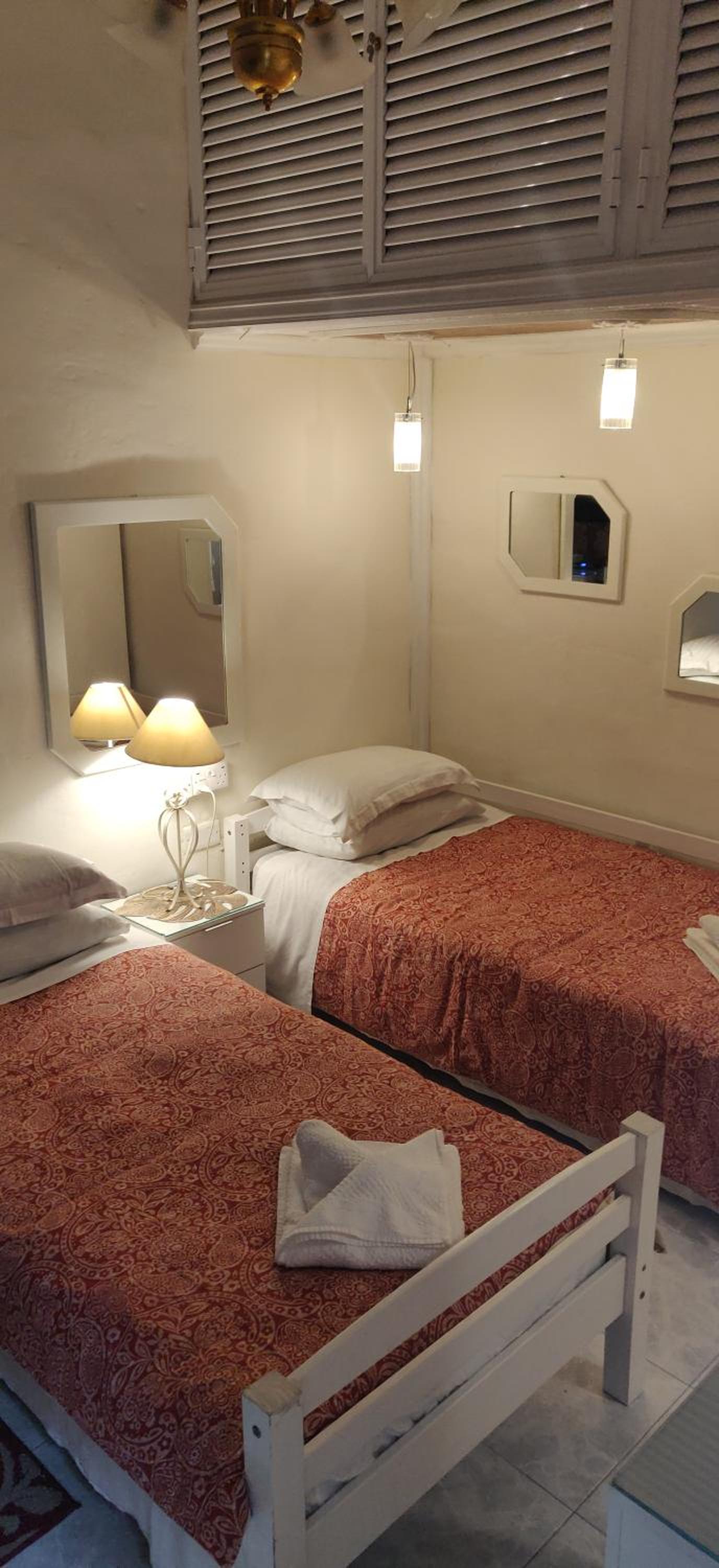 Budget Twin Room photo 2