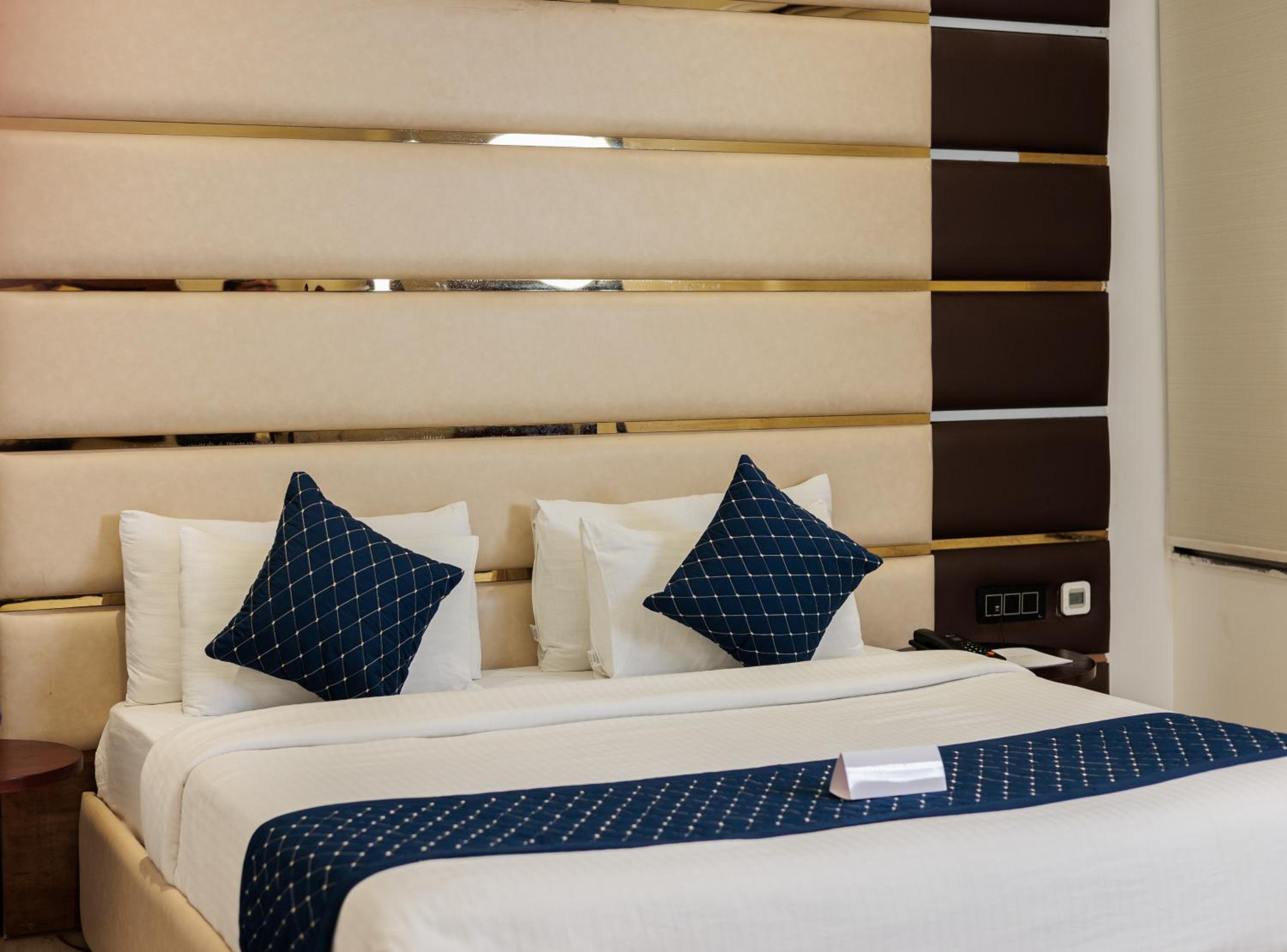 Deluxe Room - Photo 4