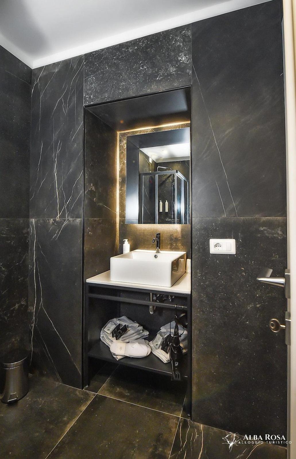 Deluxe Double or Twin Room photo 2
