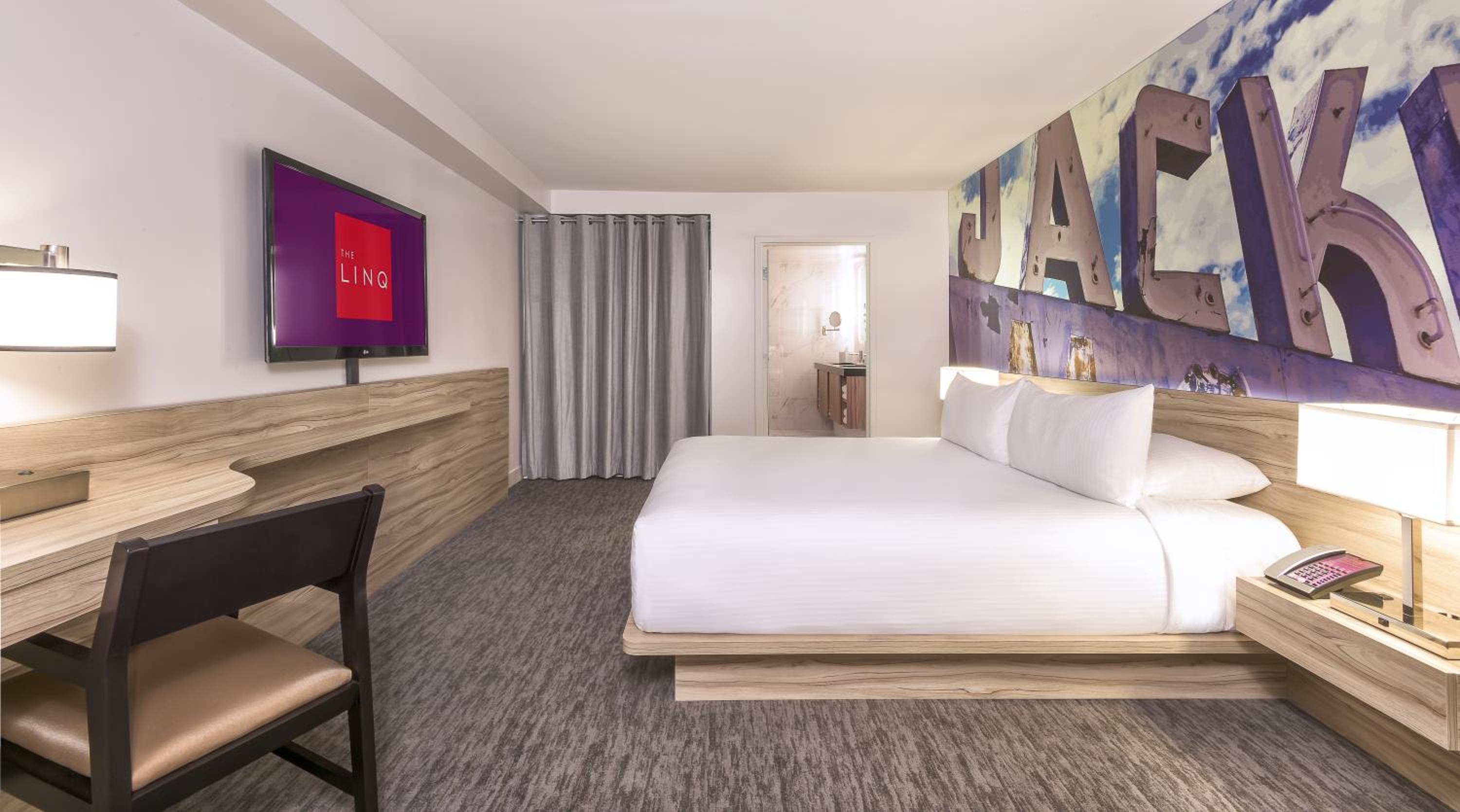 Executive King Suite, Non-Smoking	 - Photo 5