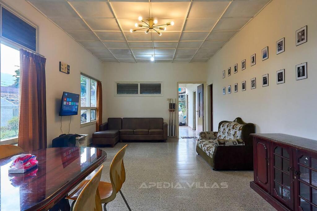 Villa photo 1