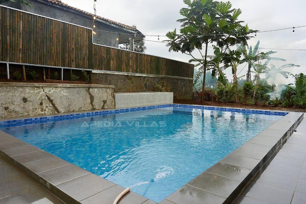 Villa photo 2
