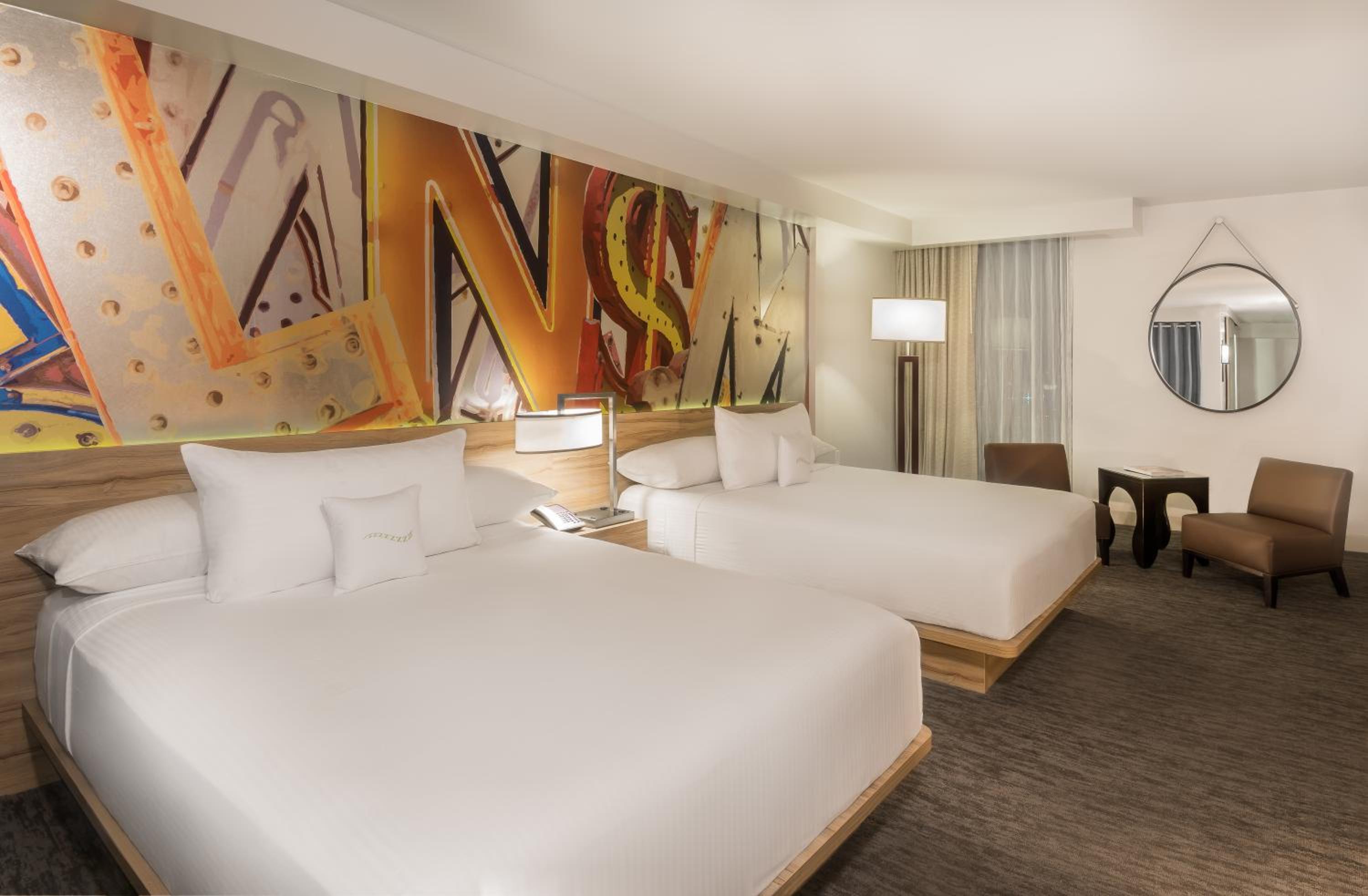 Deluxe Room, 2 Doubles, Non-Smoking - Photo 4