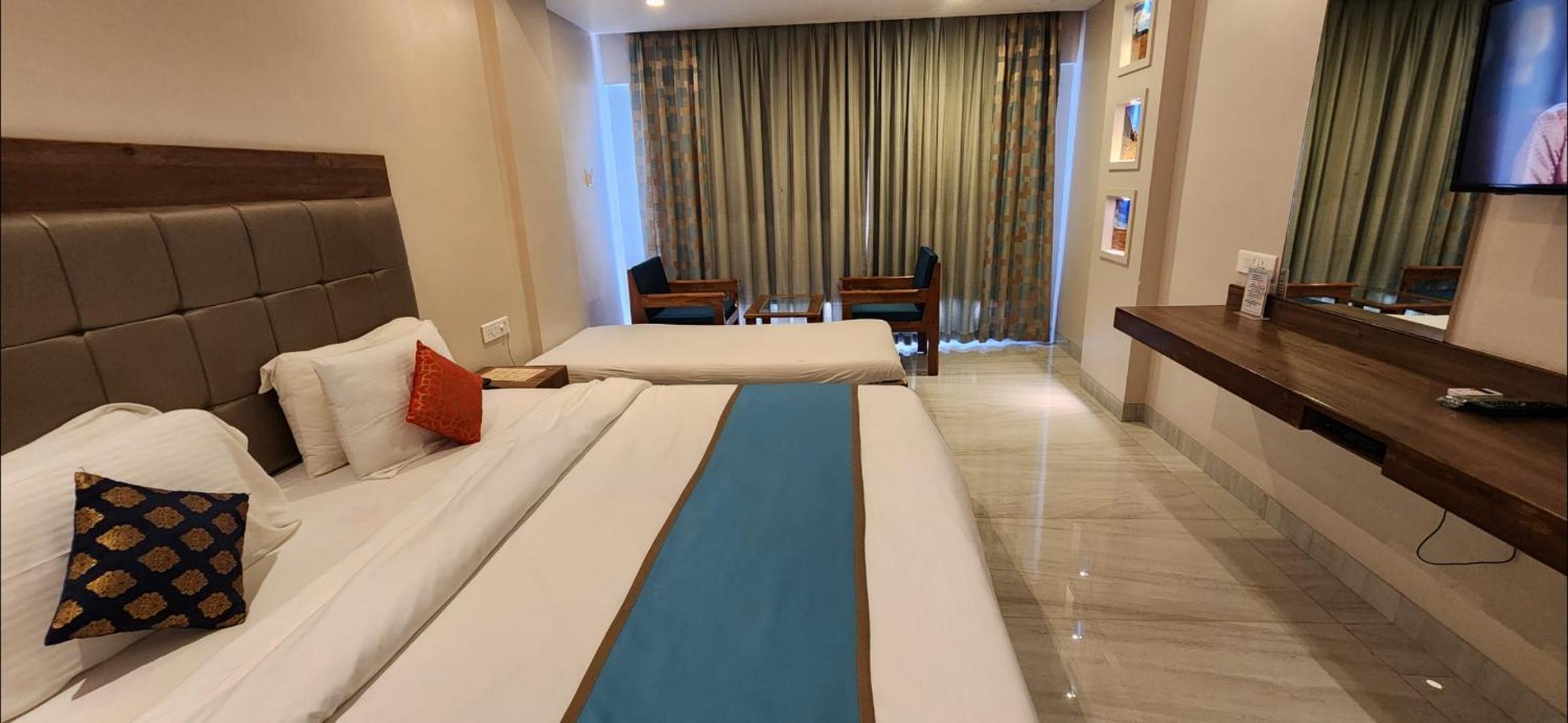 Deluxe Lake Facing Room