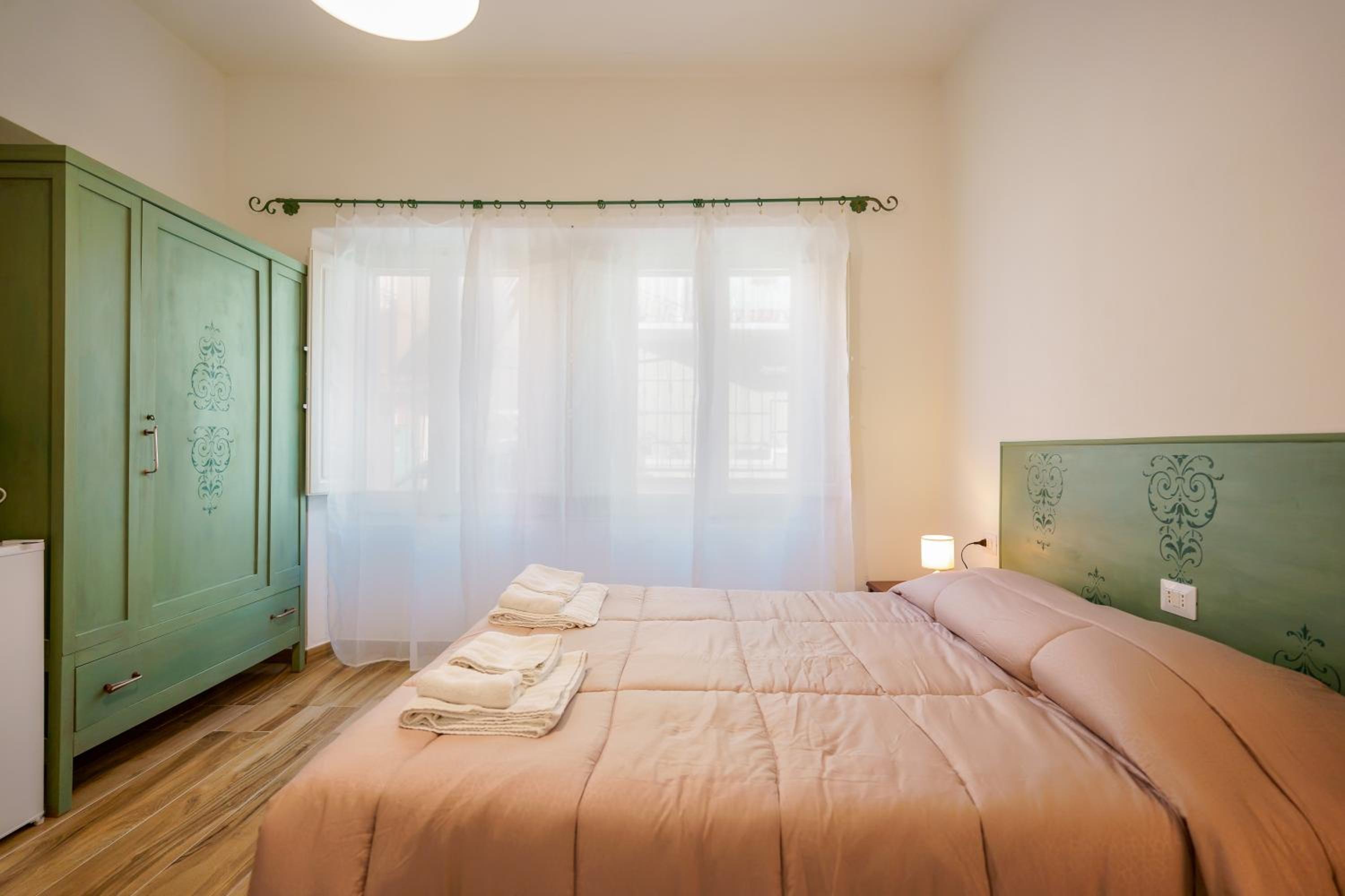 Large Double or Twin Room
