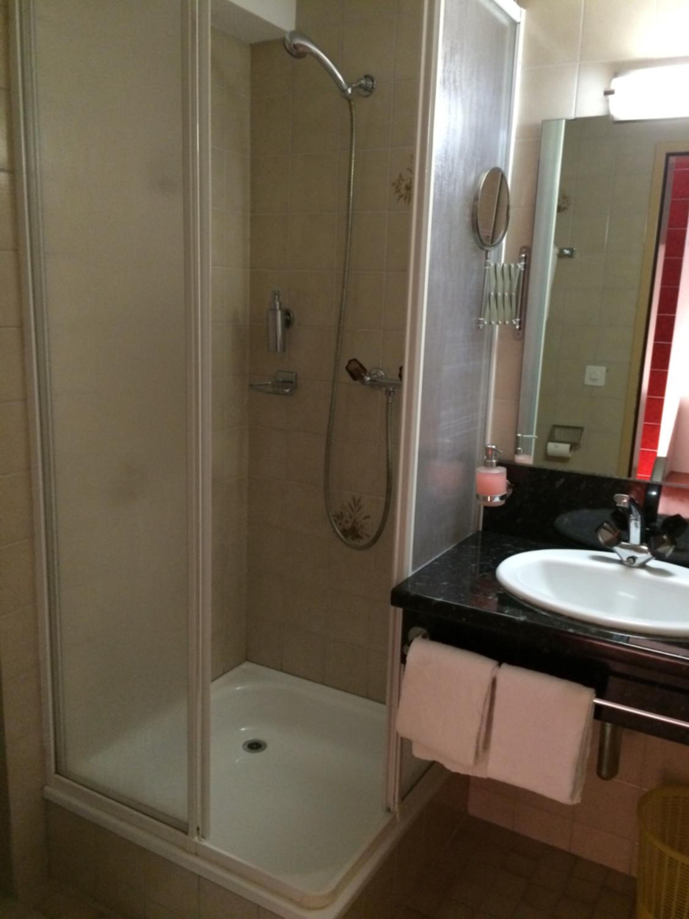 Triple Room with Lake View - Photo 4