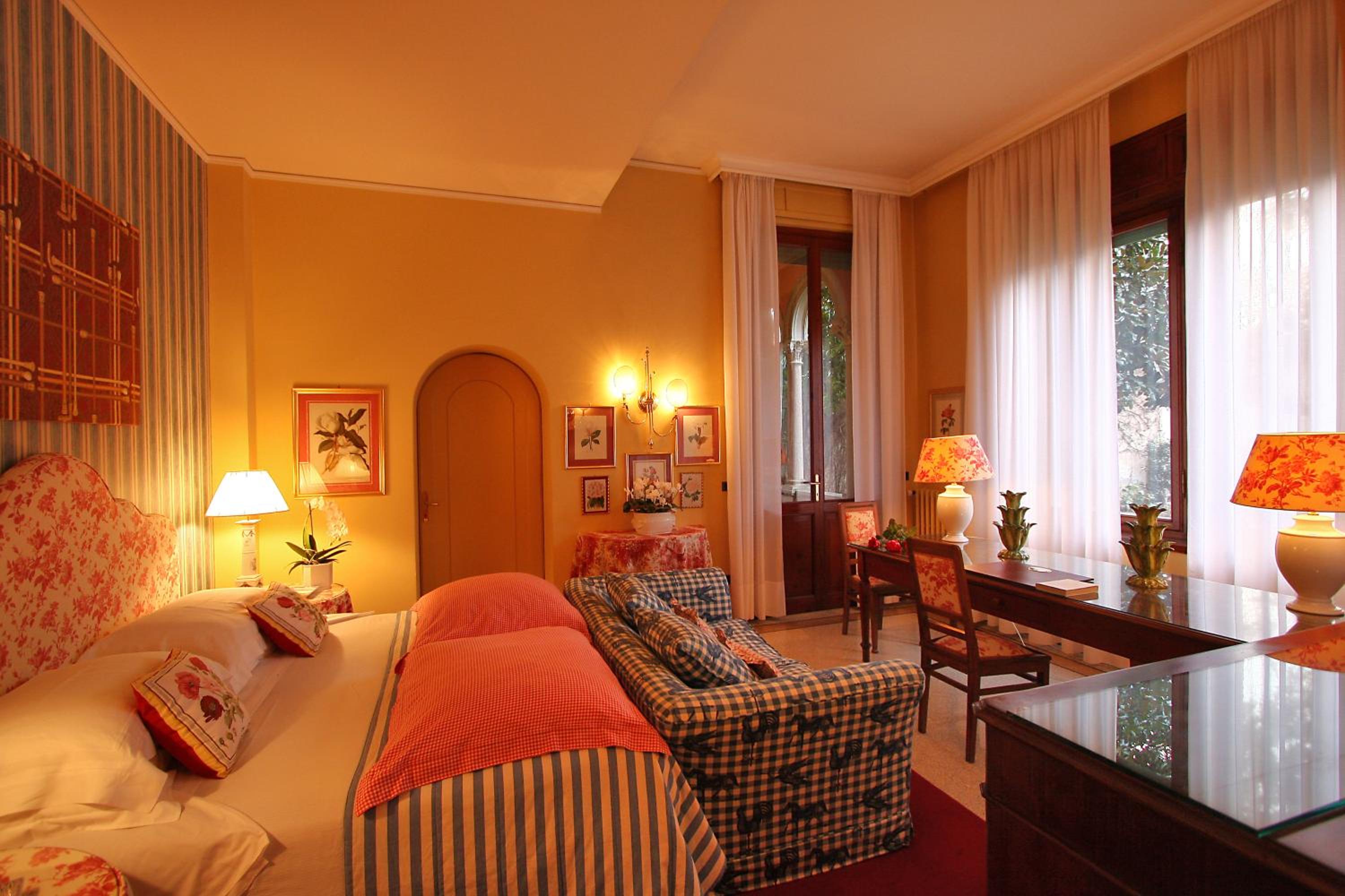 Suite - Photo 4