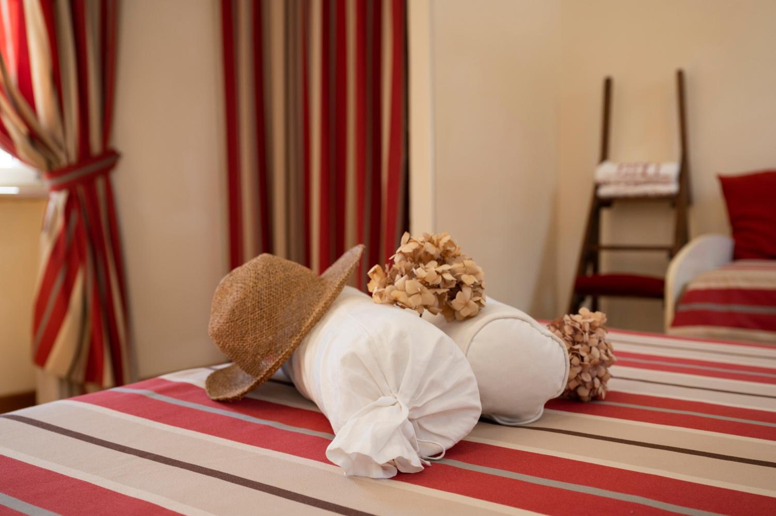 Deluxe Double Room with Balcony and Sea View photo 2