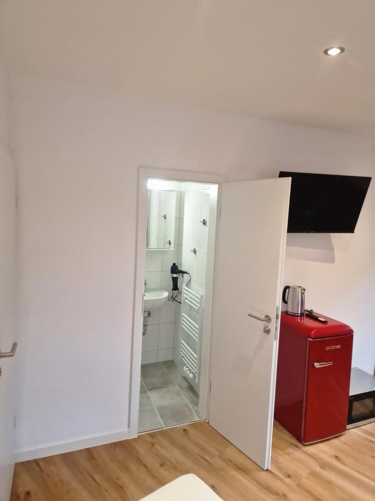 Twin Room - Photo 1