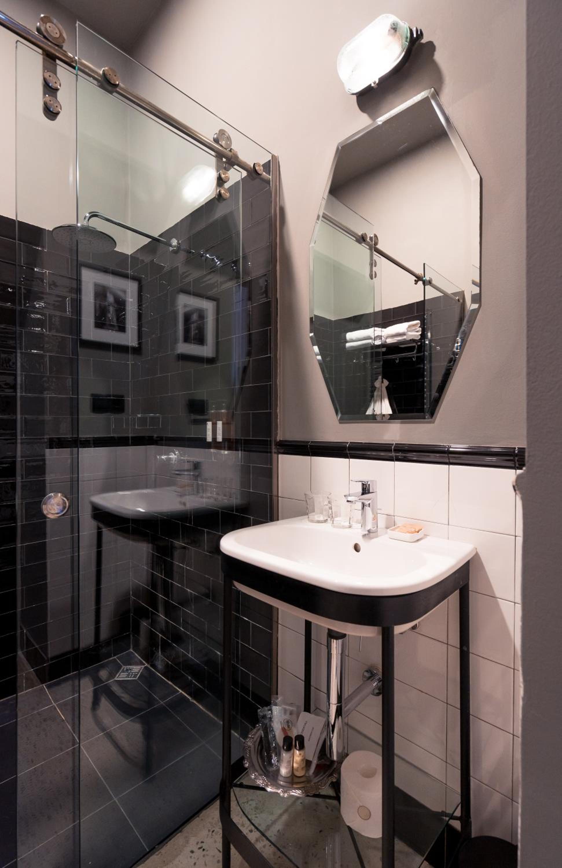 Luxury Suite with Kitchenette photo 2