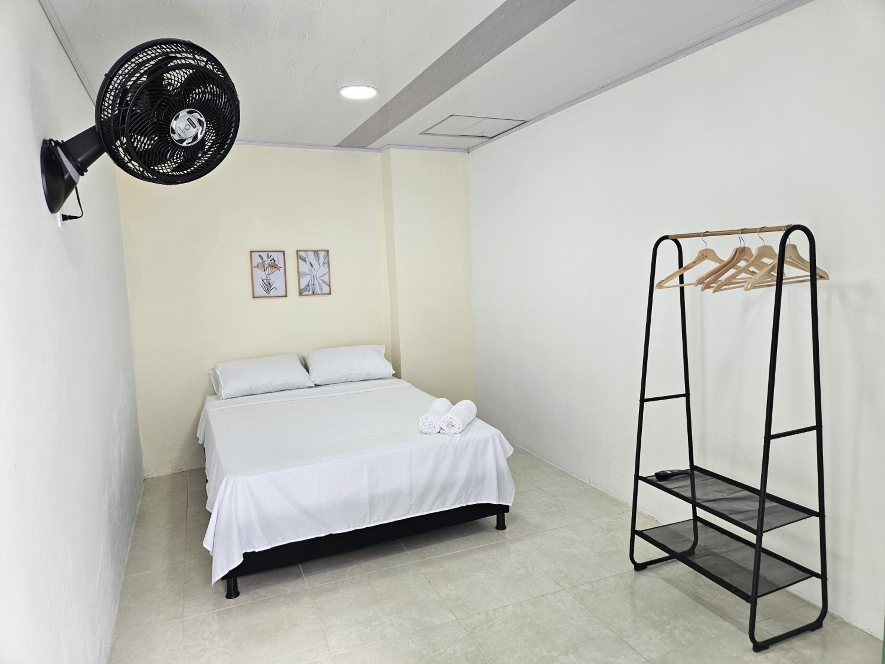 Double Room With Shared Bathroom photo 1