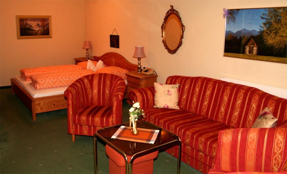 Double Room with Balcony - Photo 1