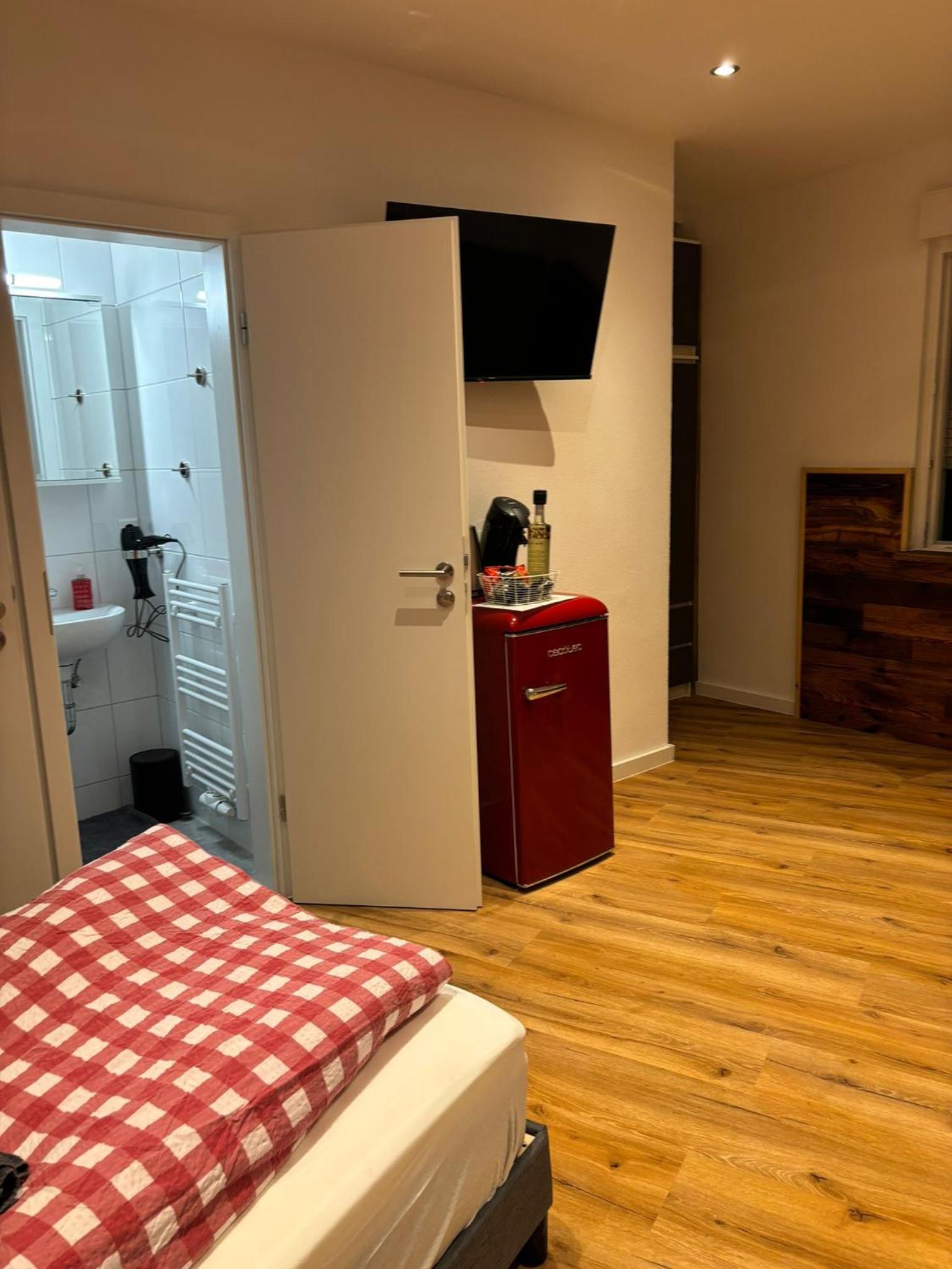 Twin Room - Photo 5