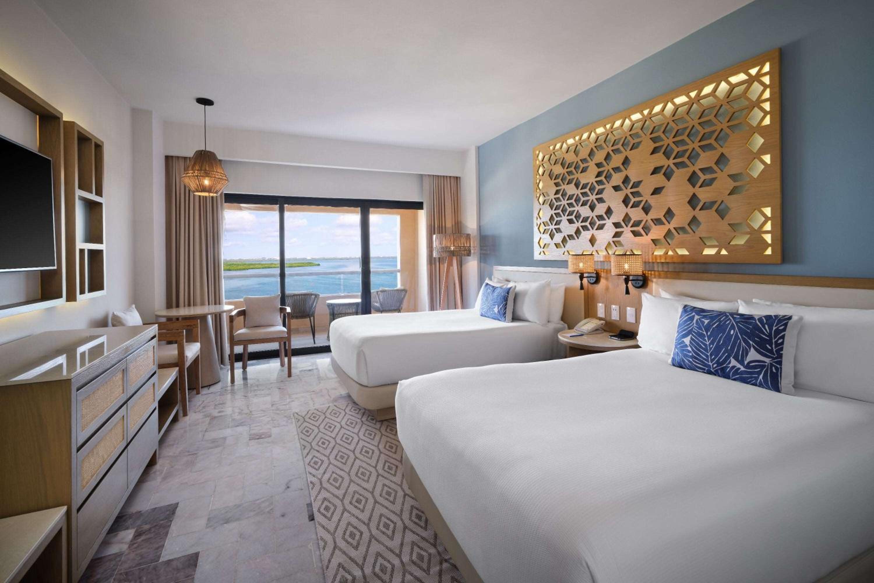 Superior Double Room with Lagoon View - Non-Smoking - Photo 1