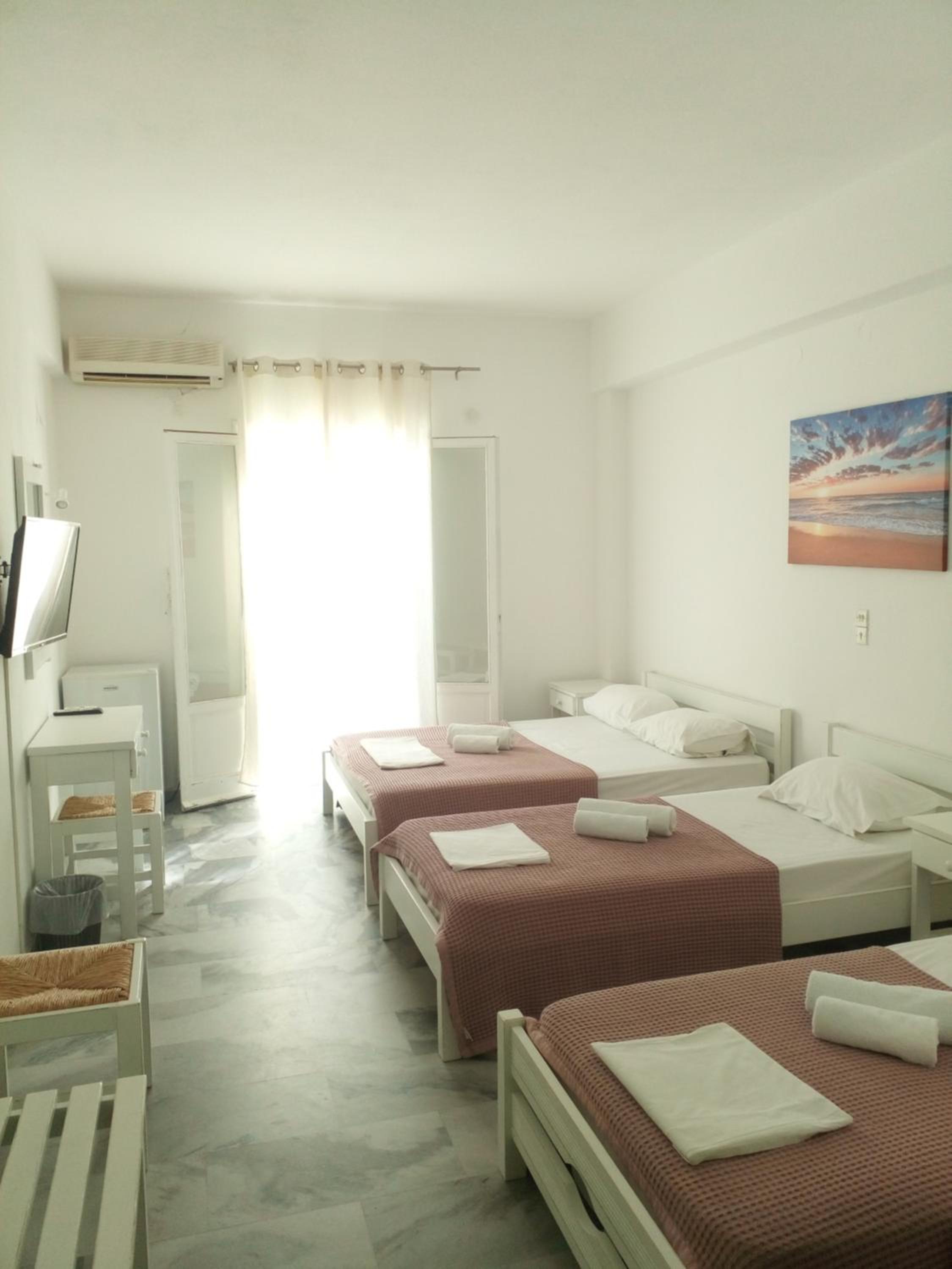 Quadruple Room - Photo 2