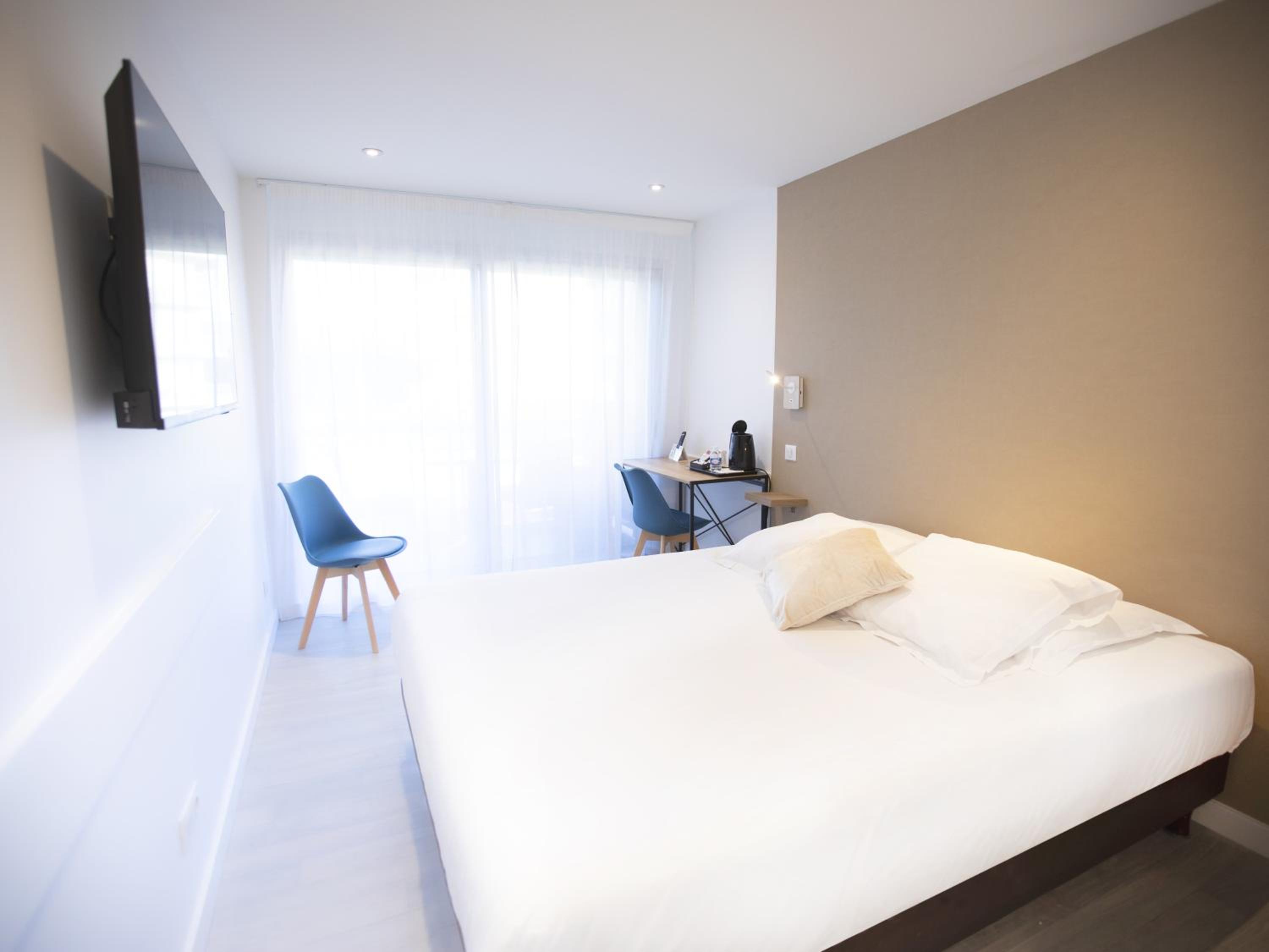 Standard Double Room - Photo 1