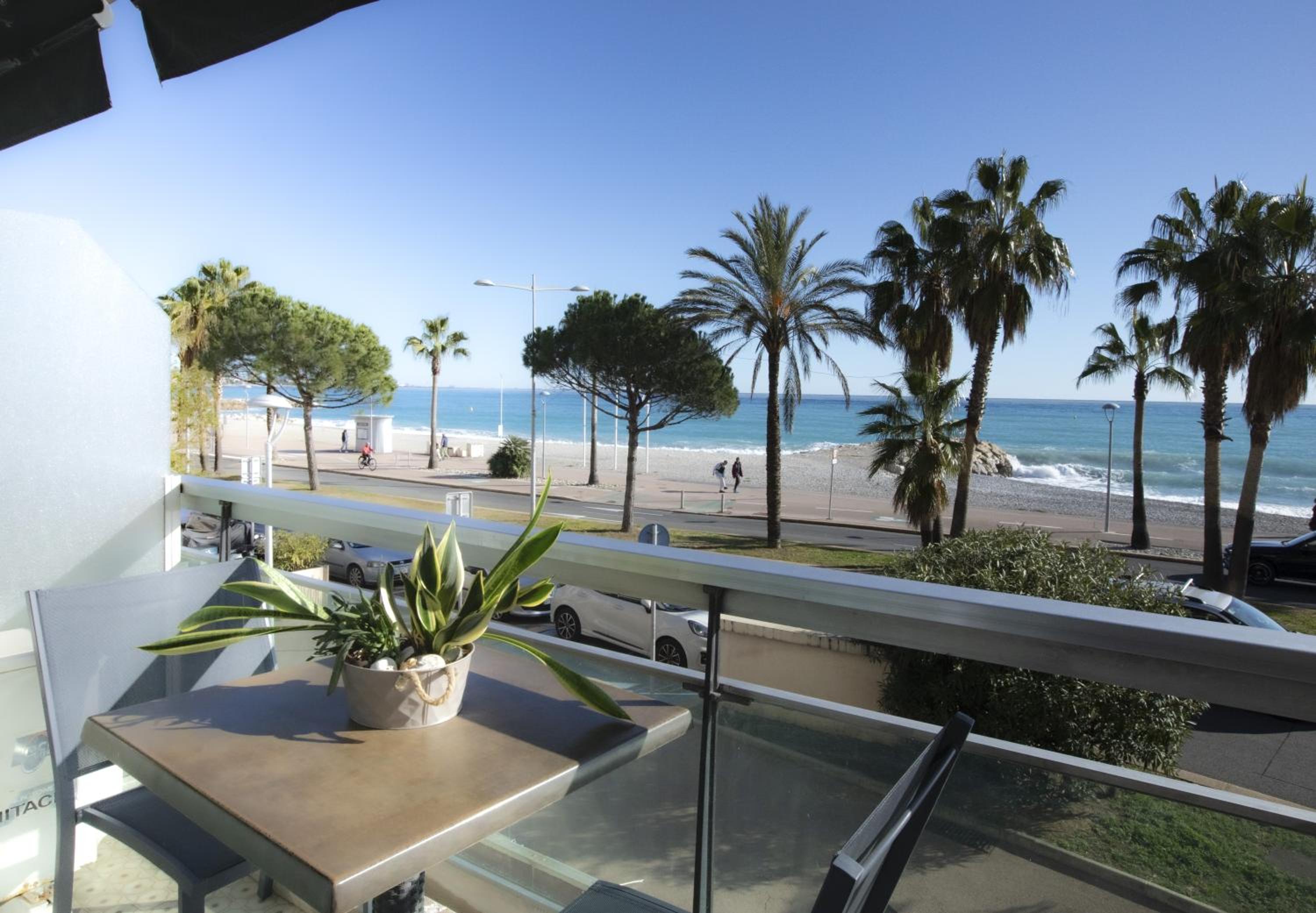 Privilege Double Room - Sea View or Racecourse View - Photo 2