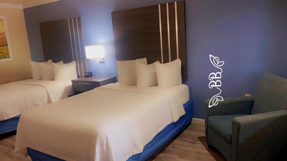 Double Room with Two Double Beds - Non-Smoking - Photo 2