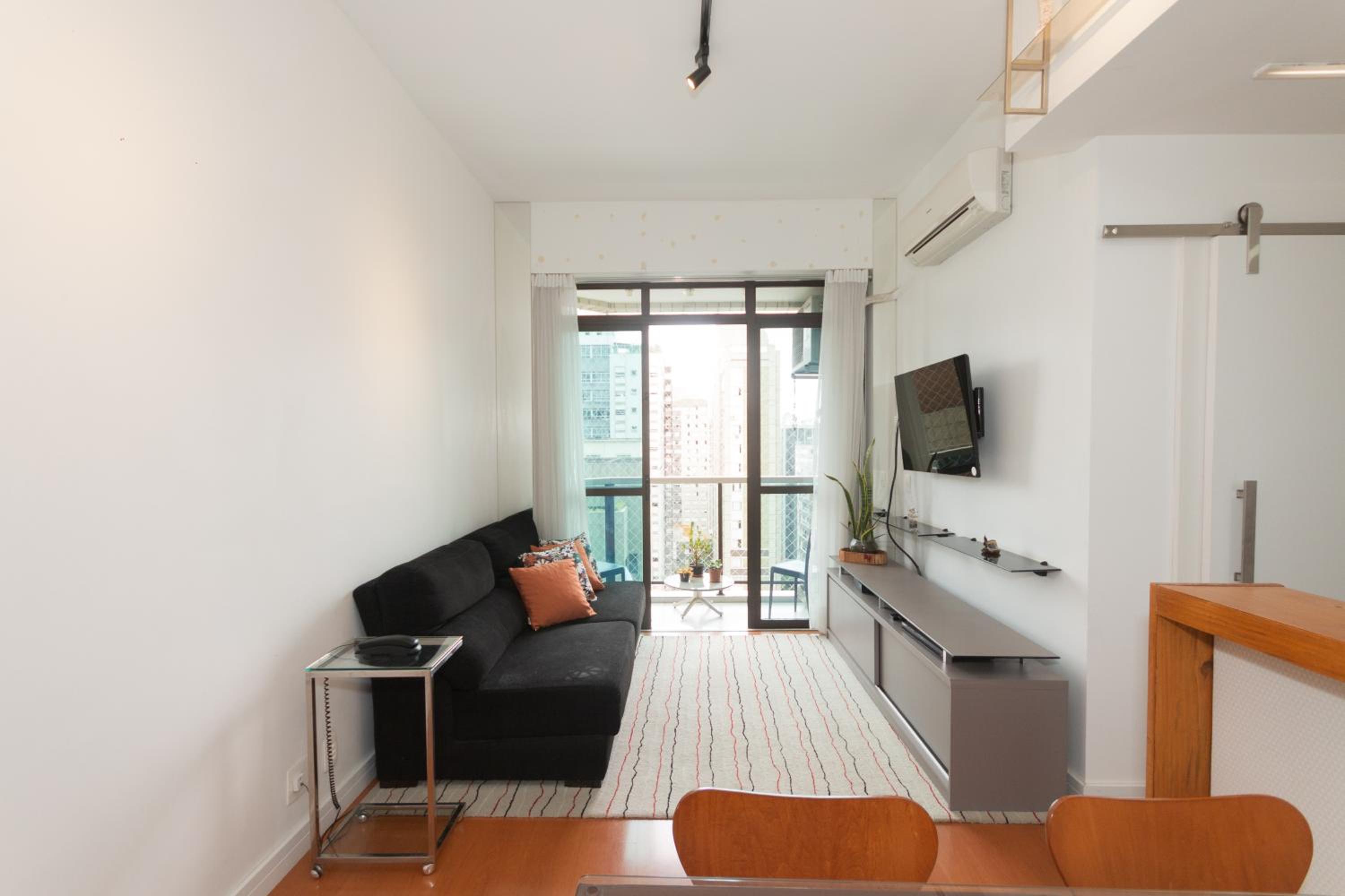 One-Bedroom Loft Apartment with Balcony photo 1