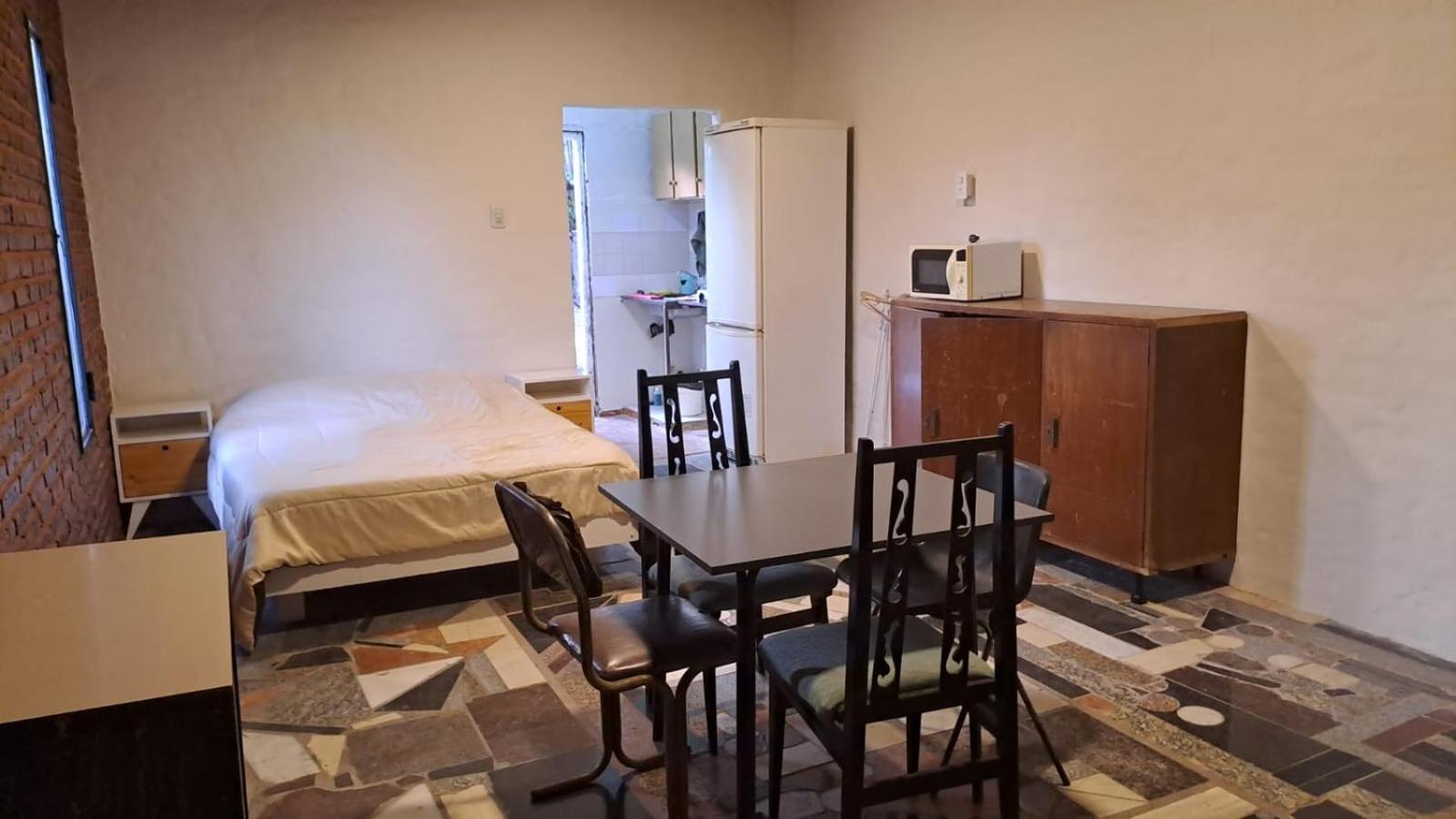 One-Bedroom House photo 1