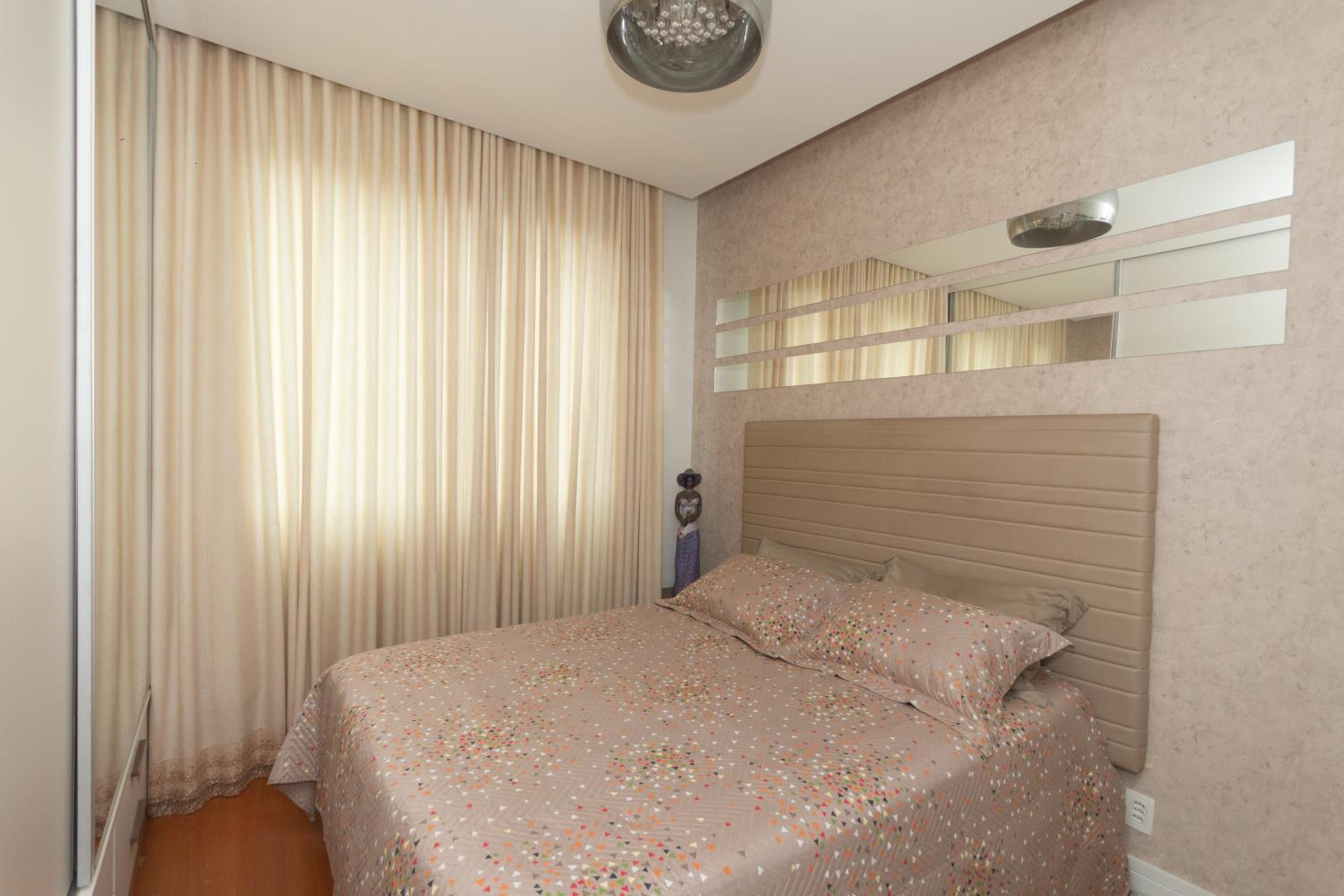 One-Bedroom Loft Apartment with Balcony photo 2