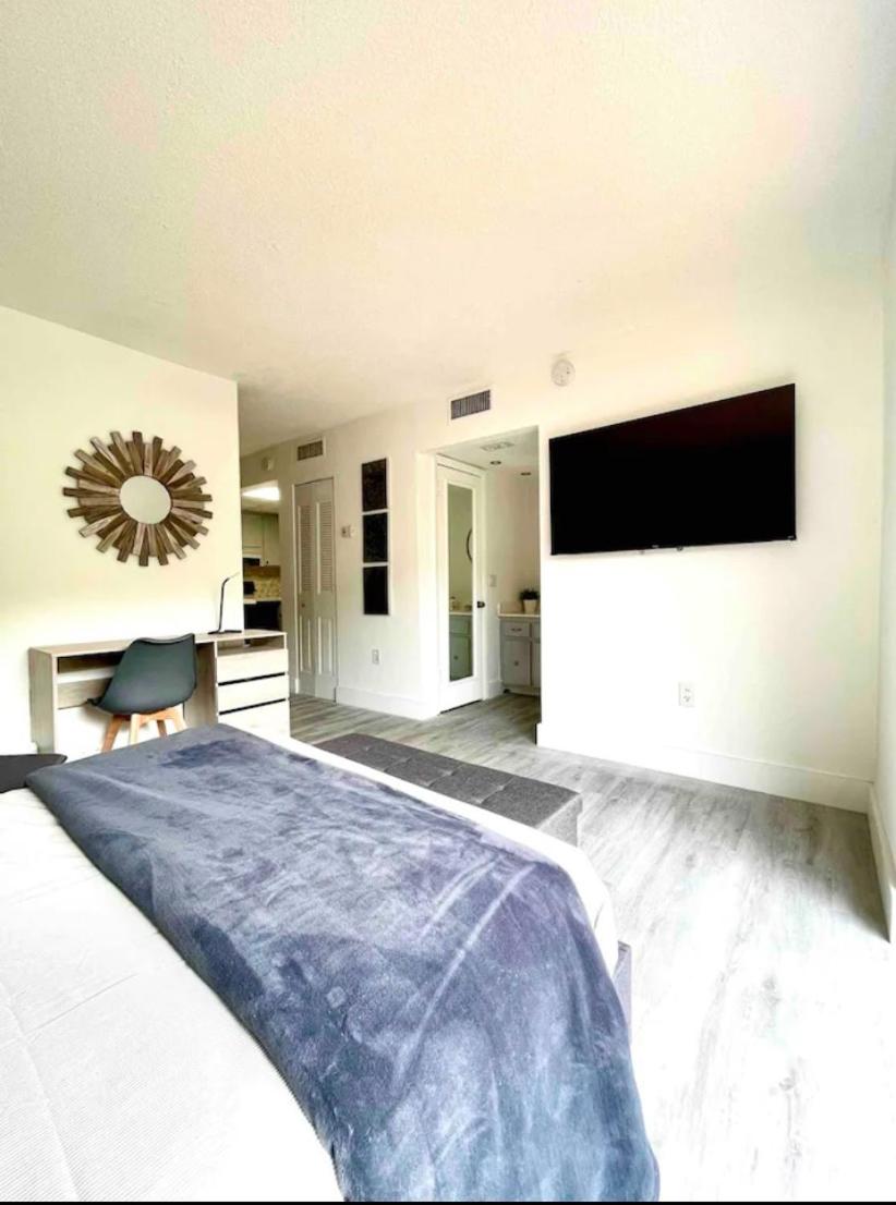 One-Bedroom Apartment photo 3