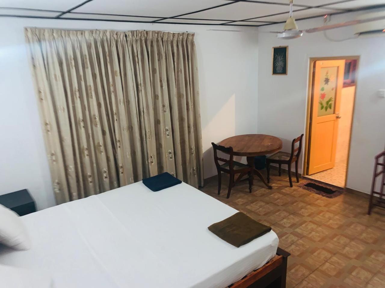 Double Room with air condition - Photo 2