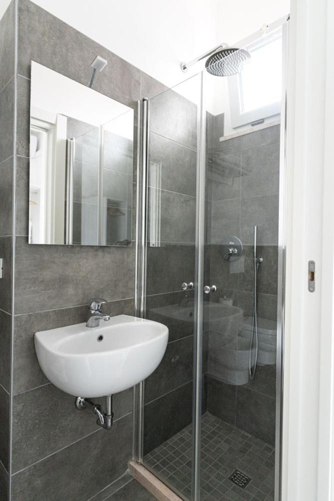Double Room Single Use with Balcony photo 3