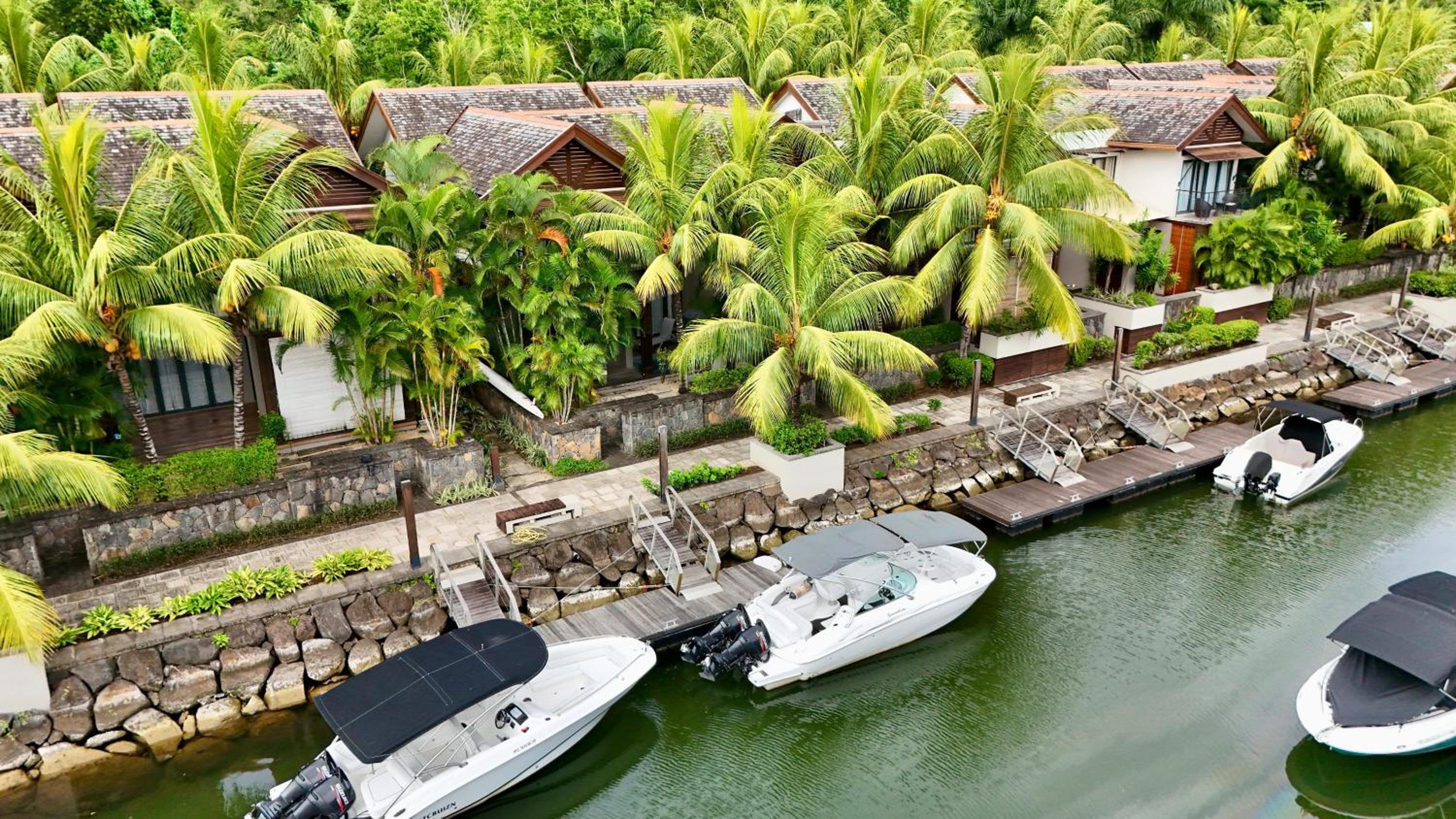 Three-Bedroom Villa photo 1