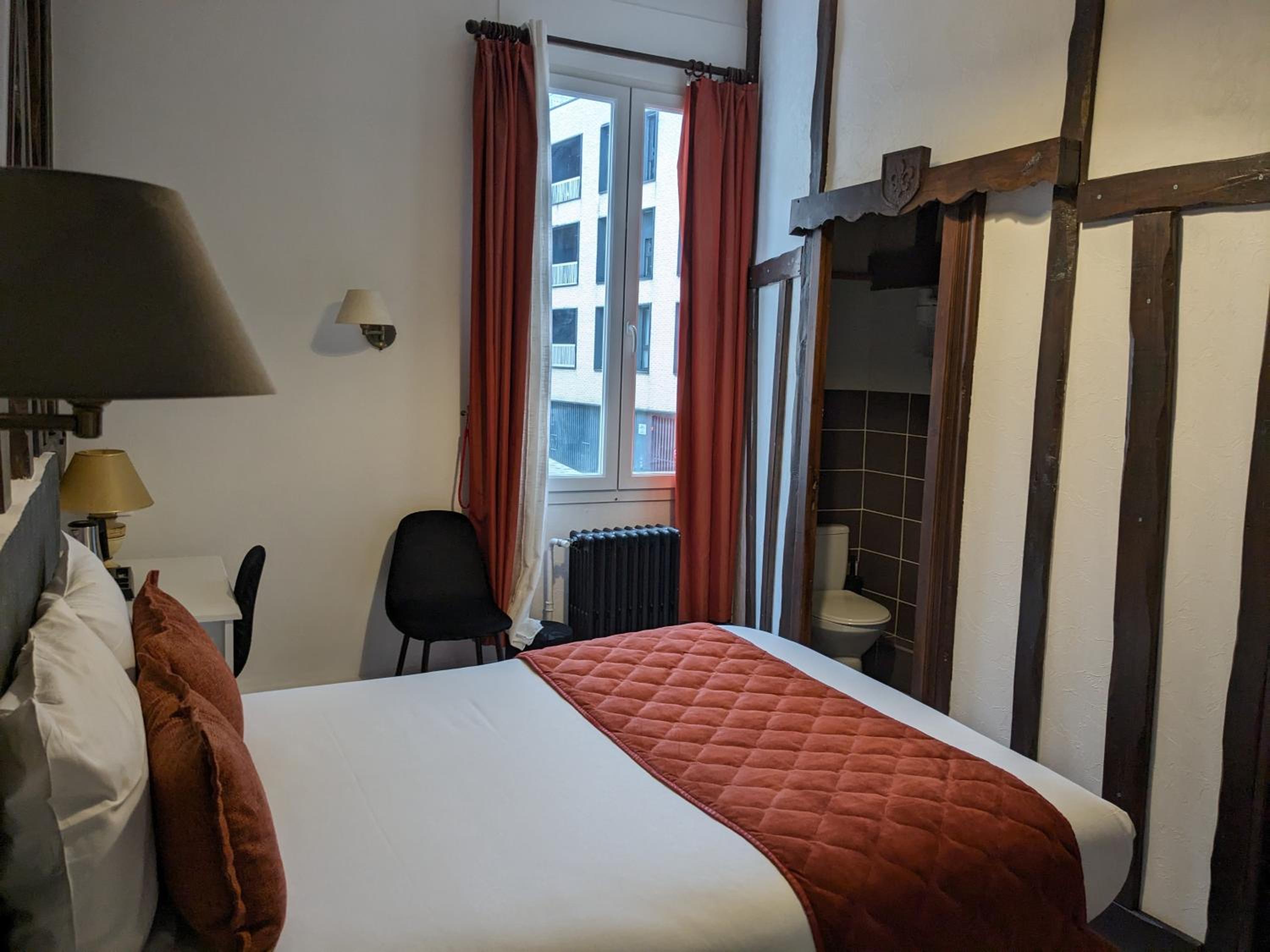 Large Double Room - Photo 34