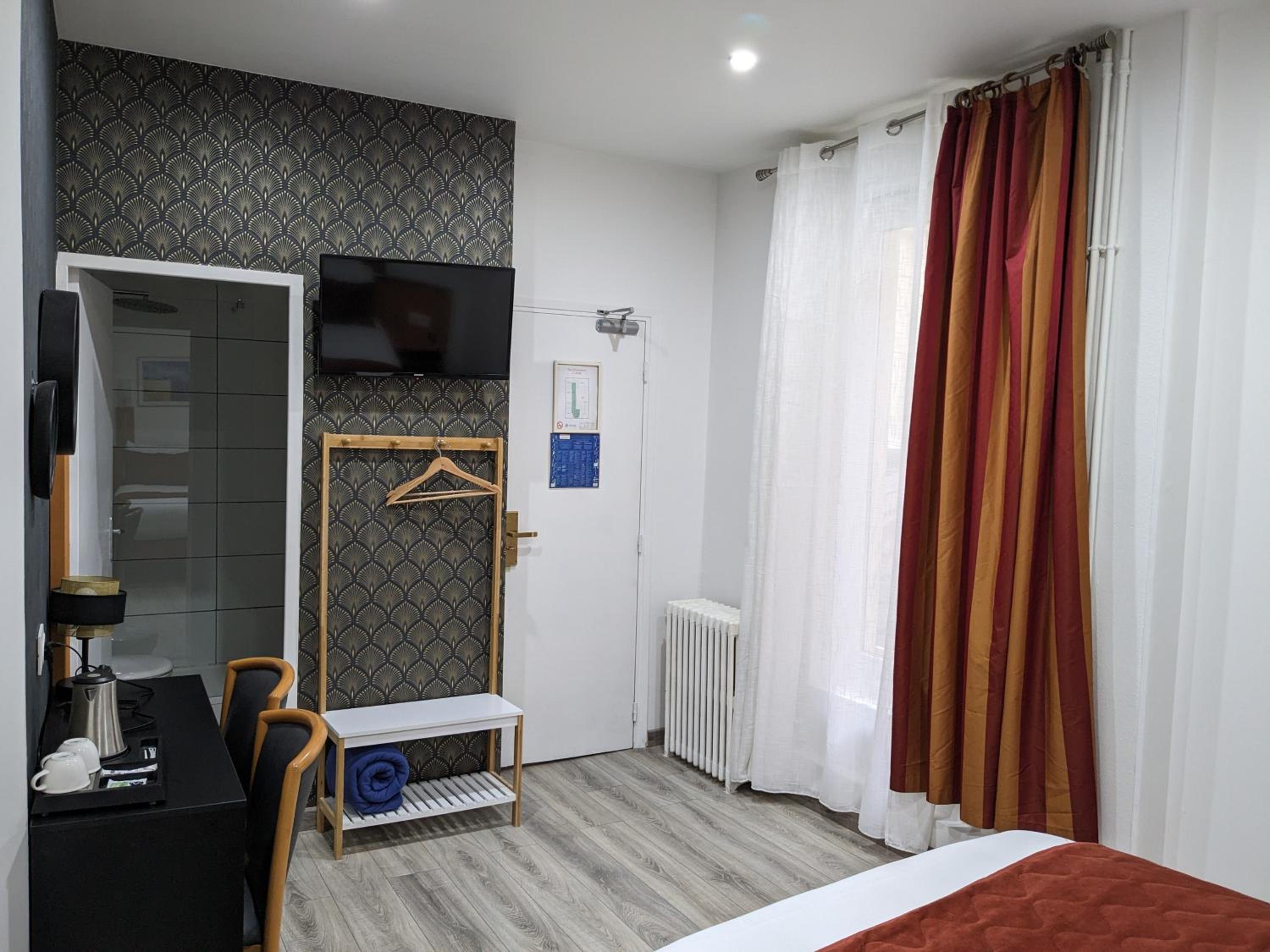 Large Double Room - Photo 31