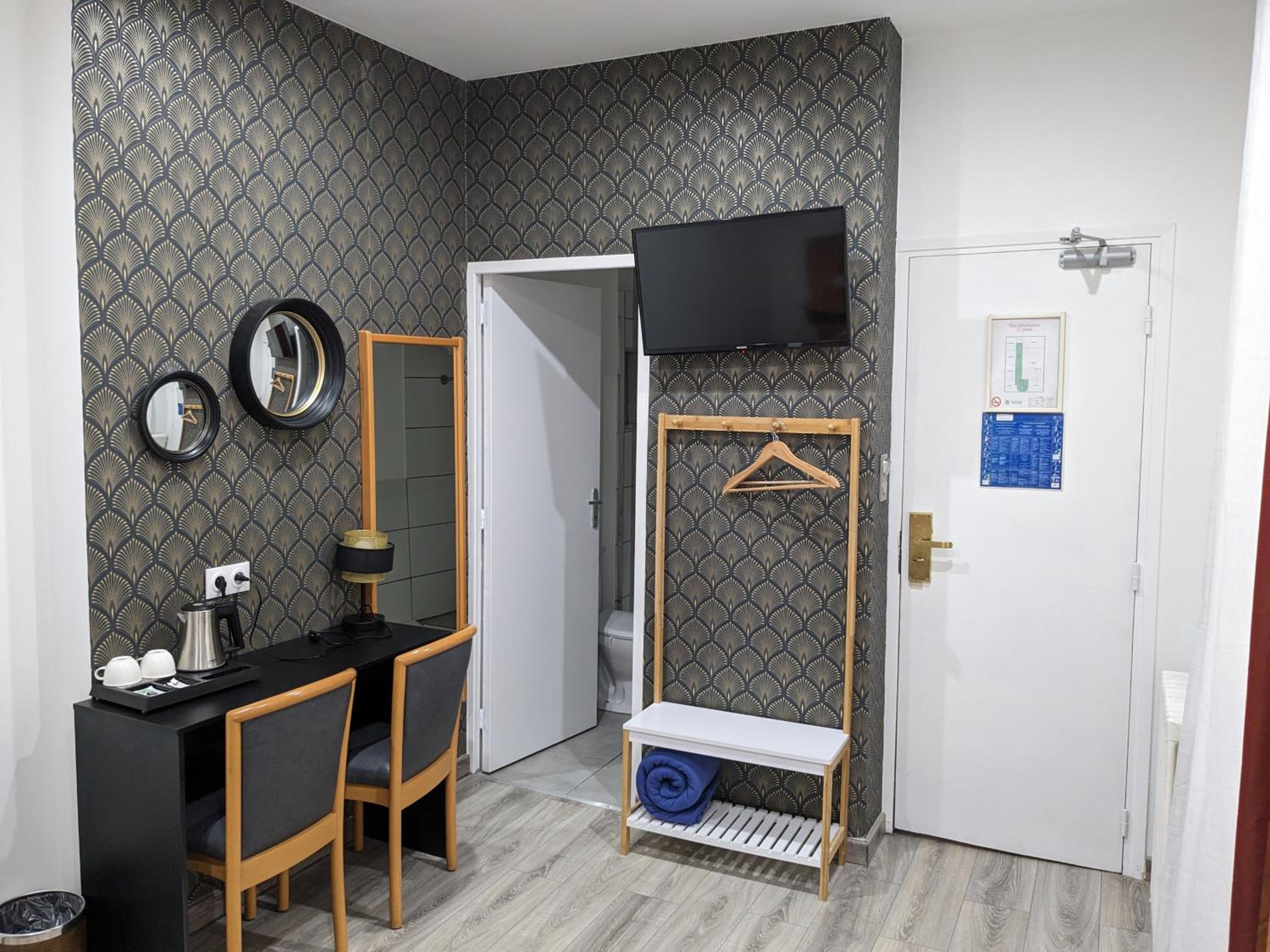 Large Double Room - Photo 32