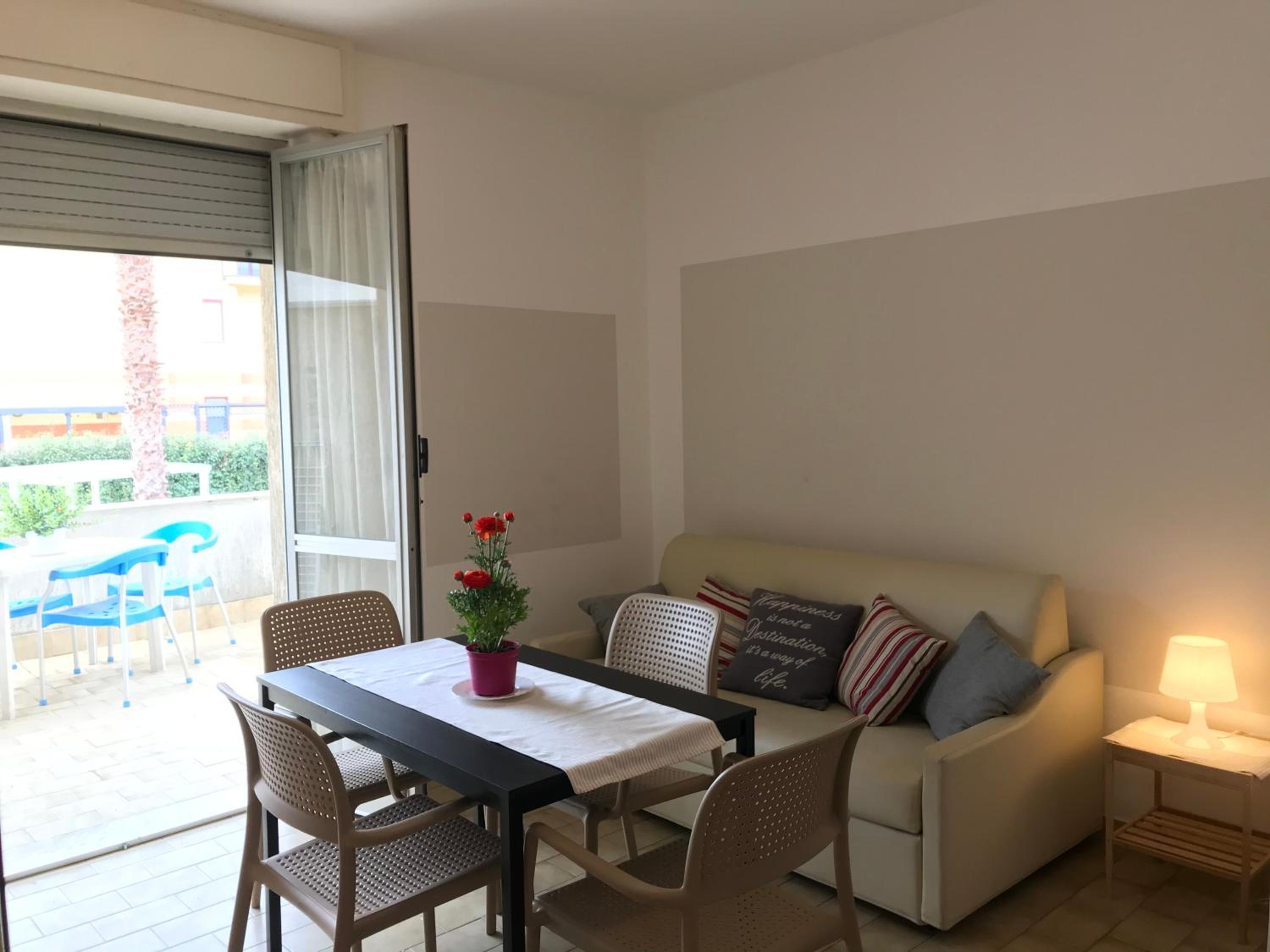 One-Bedroom Apartment with Terrace photo 1
