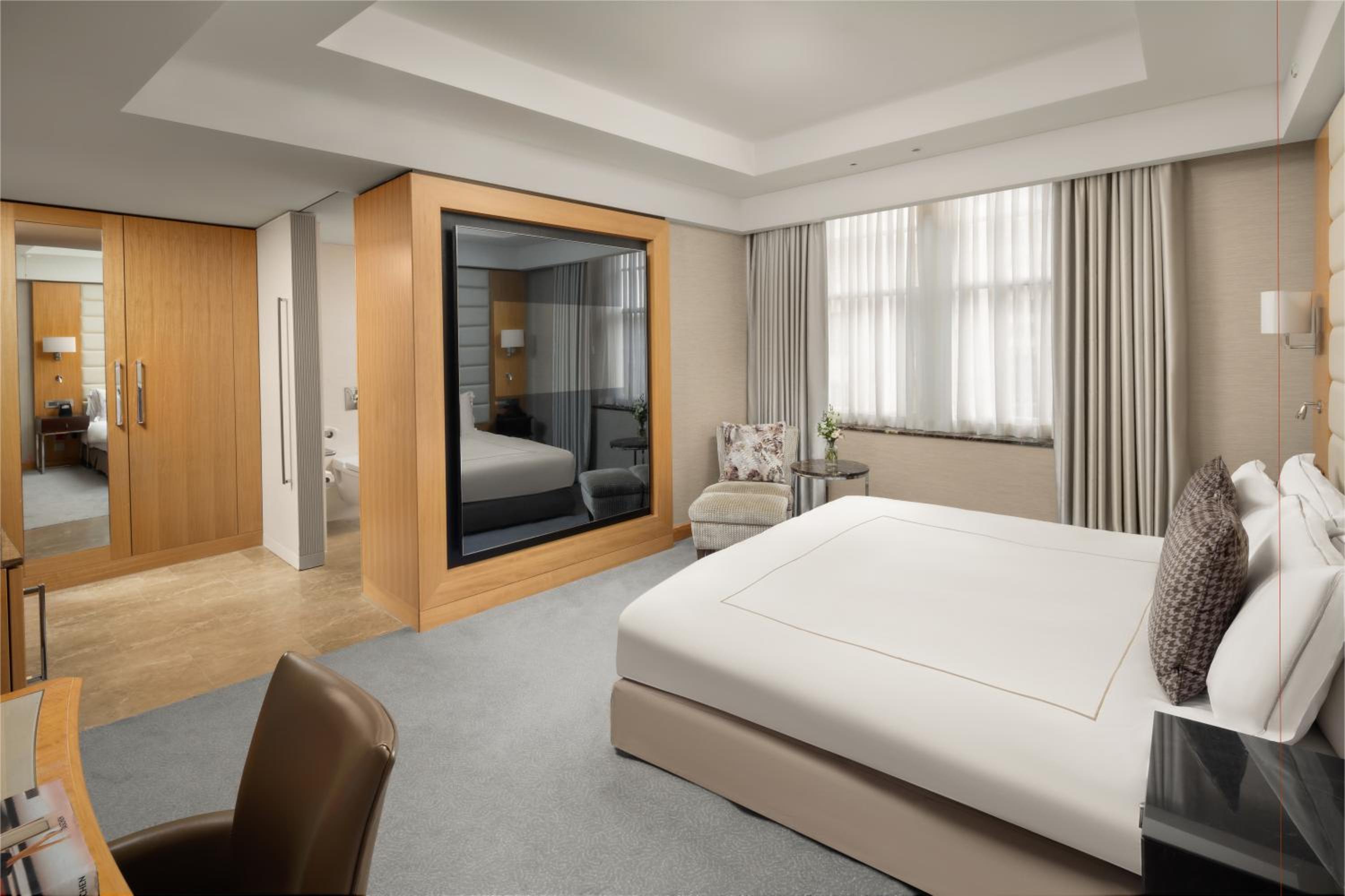 Superior King Room - Disability Access