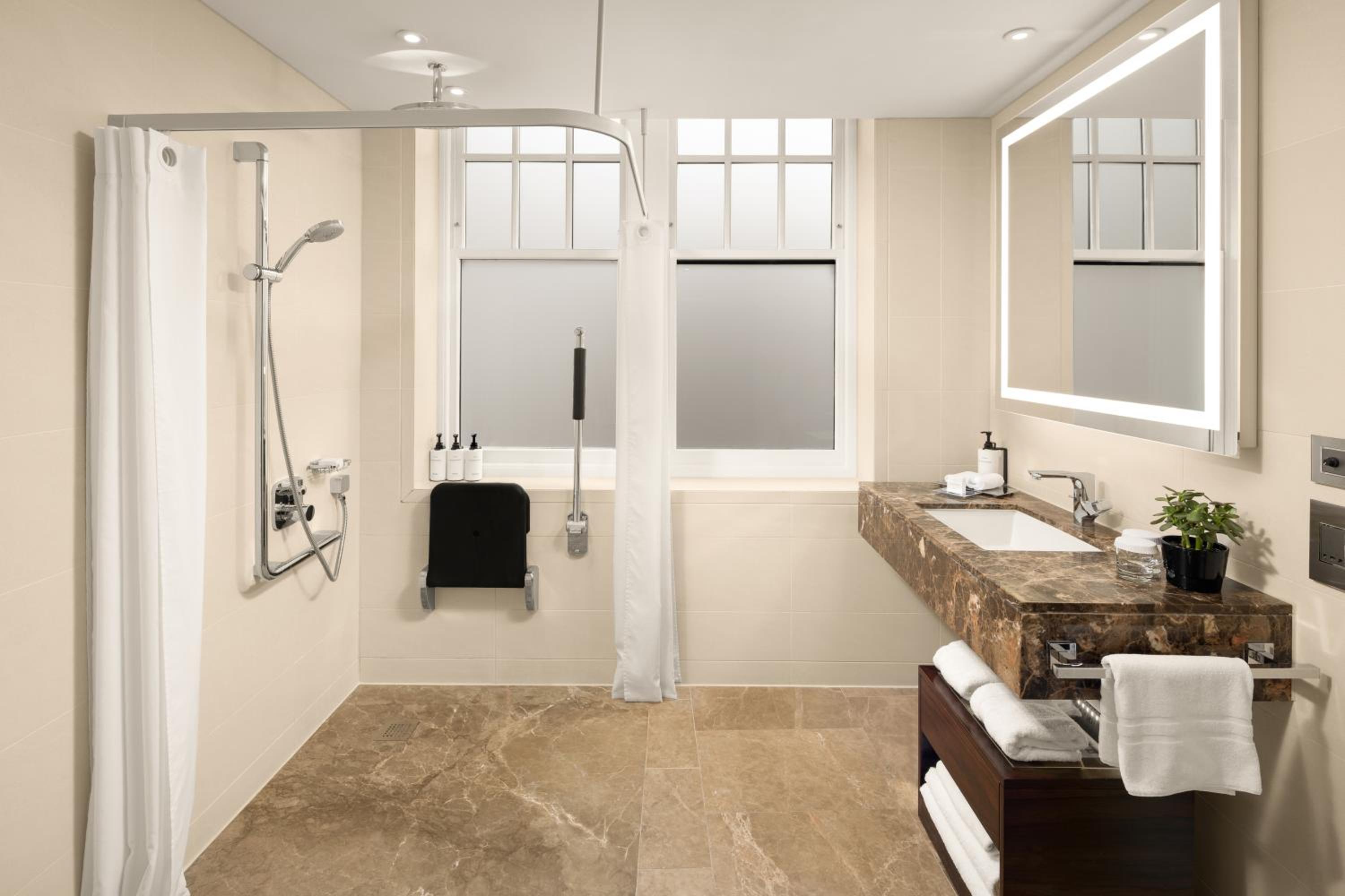 Superior King Room - Disability Access