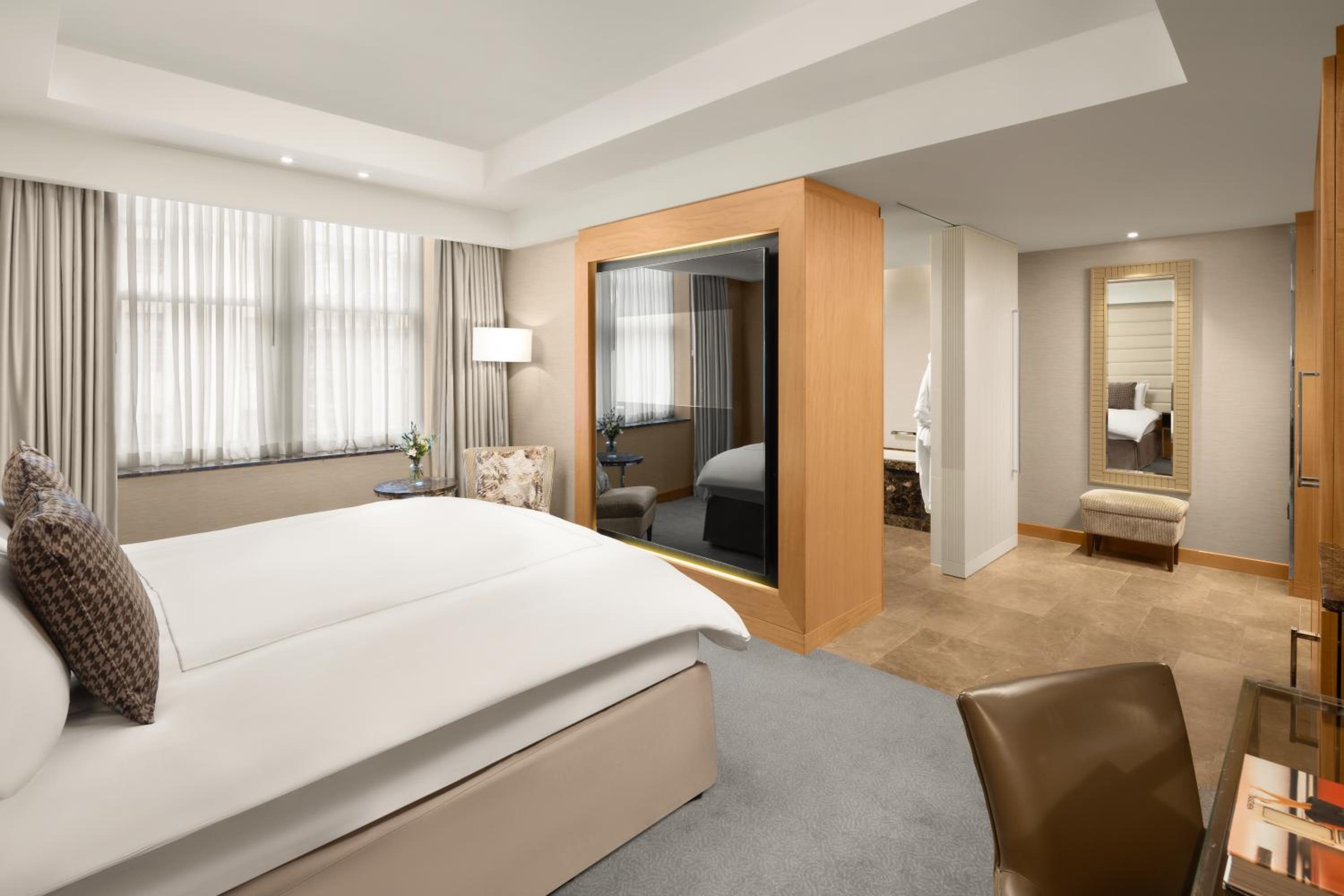 Executive King Room - Lounge Access
