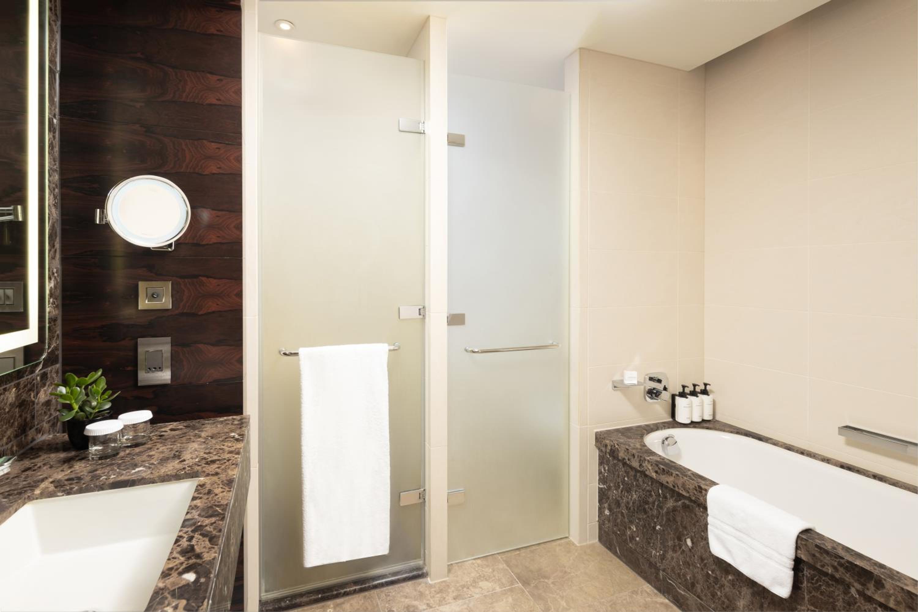 Executive King Room - Lounge Access