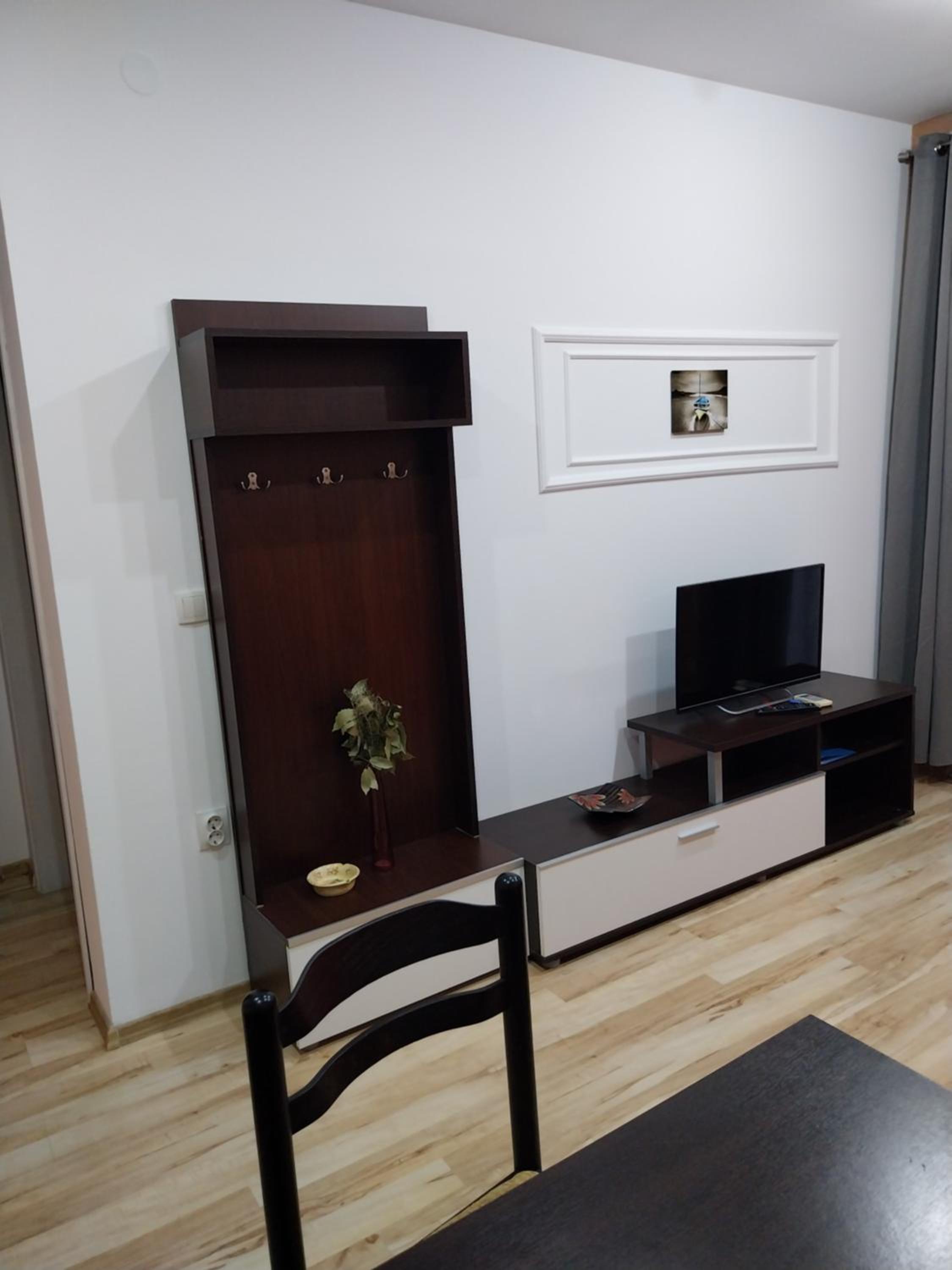 One-Bedroom Apartment with Balcony photo 2