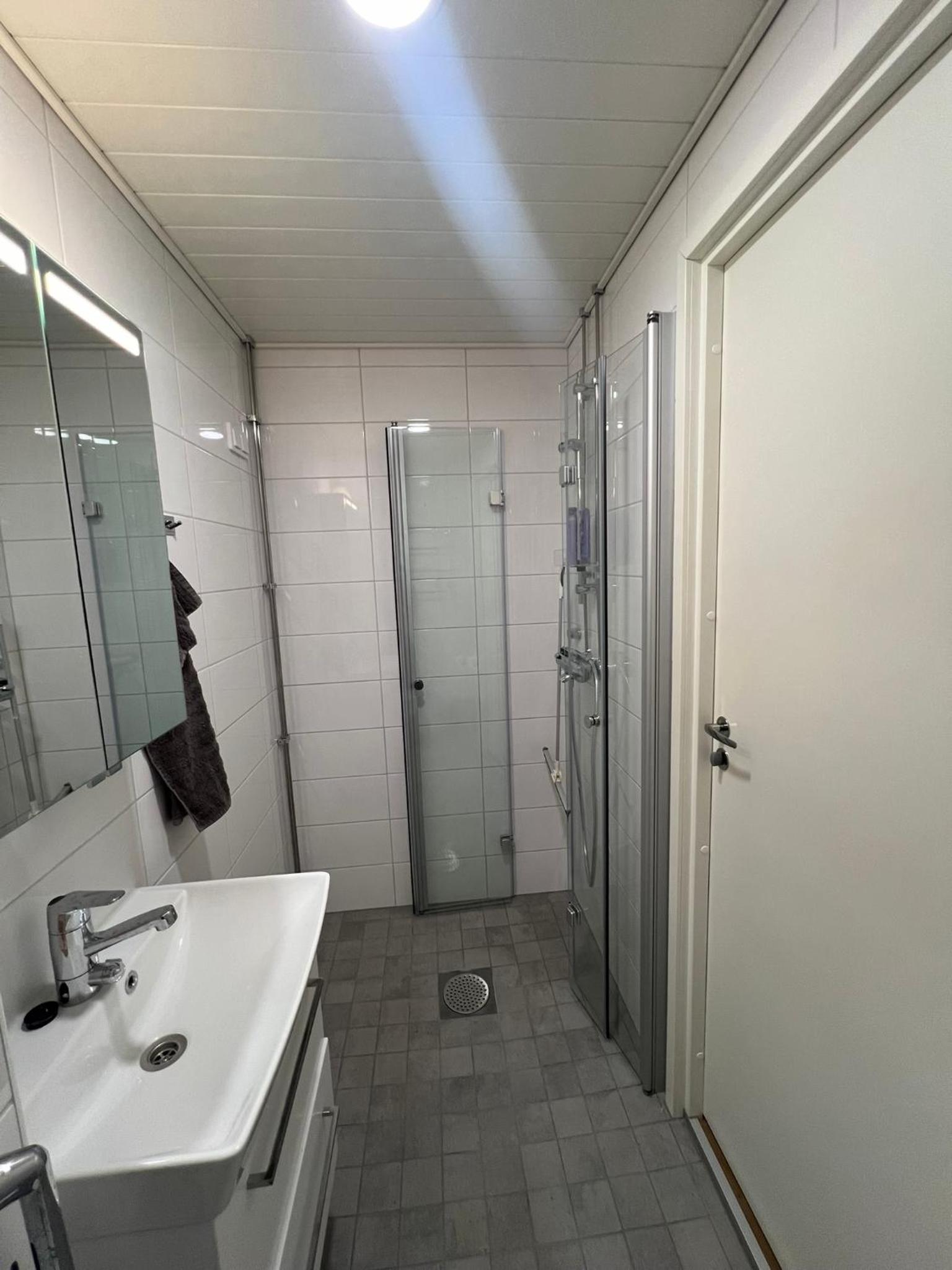 One-Bedroom Apartment - Photo 4