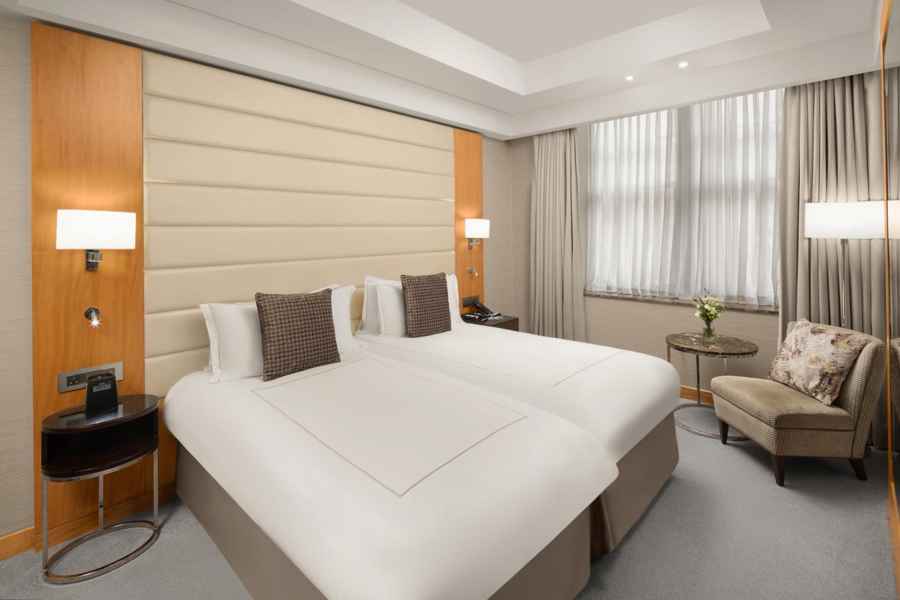Executive Twin Room - Lounge Access thumbnail 5