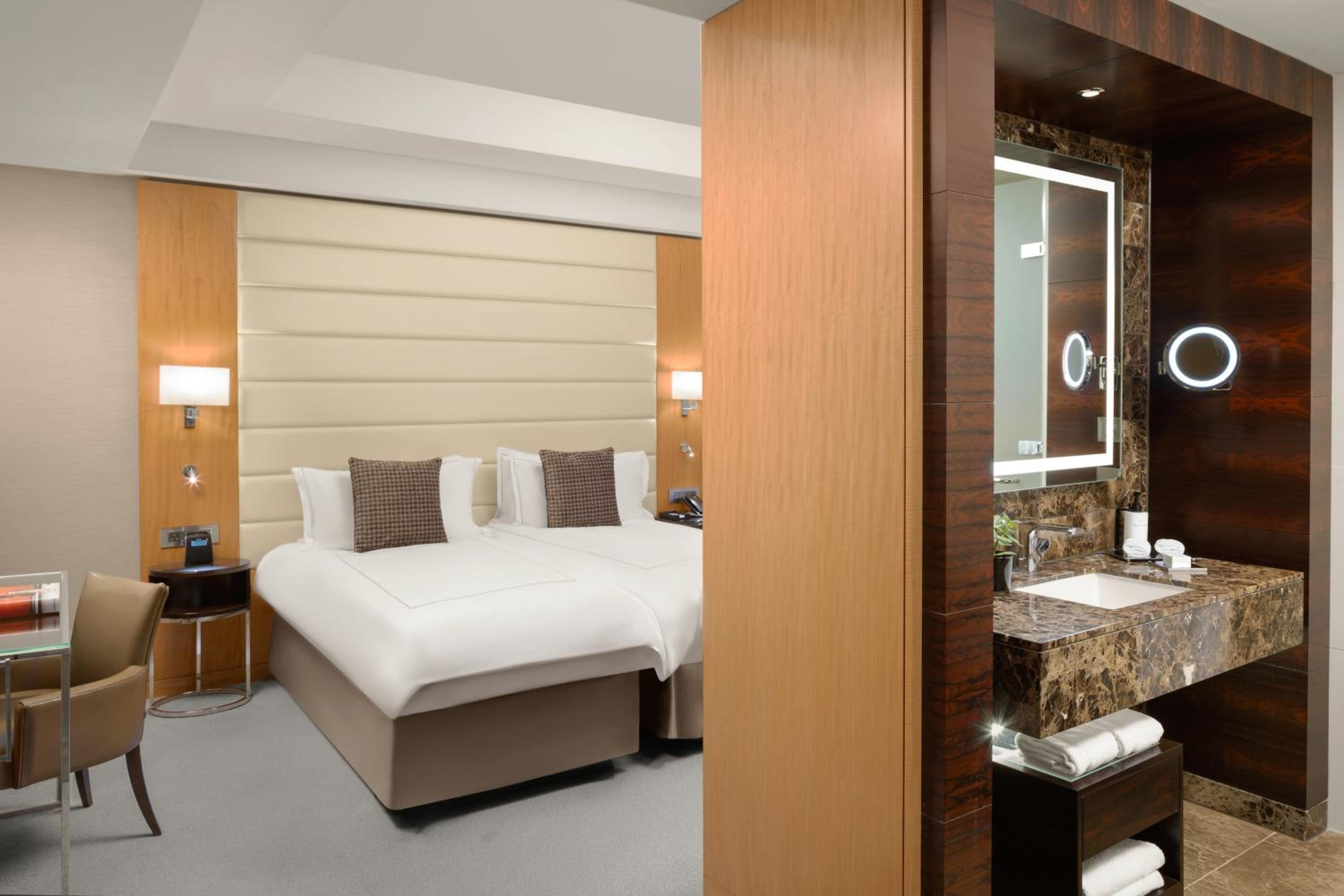 Executive Twin Room - Lounge Access thumbnail 6