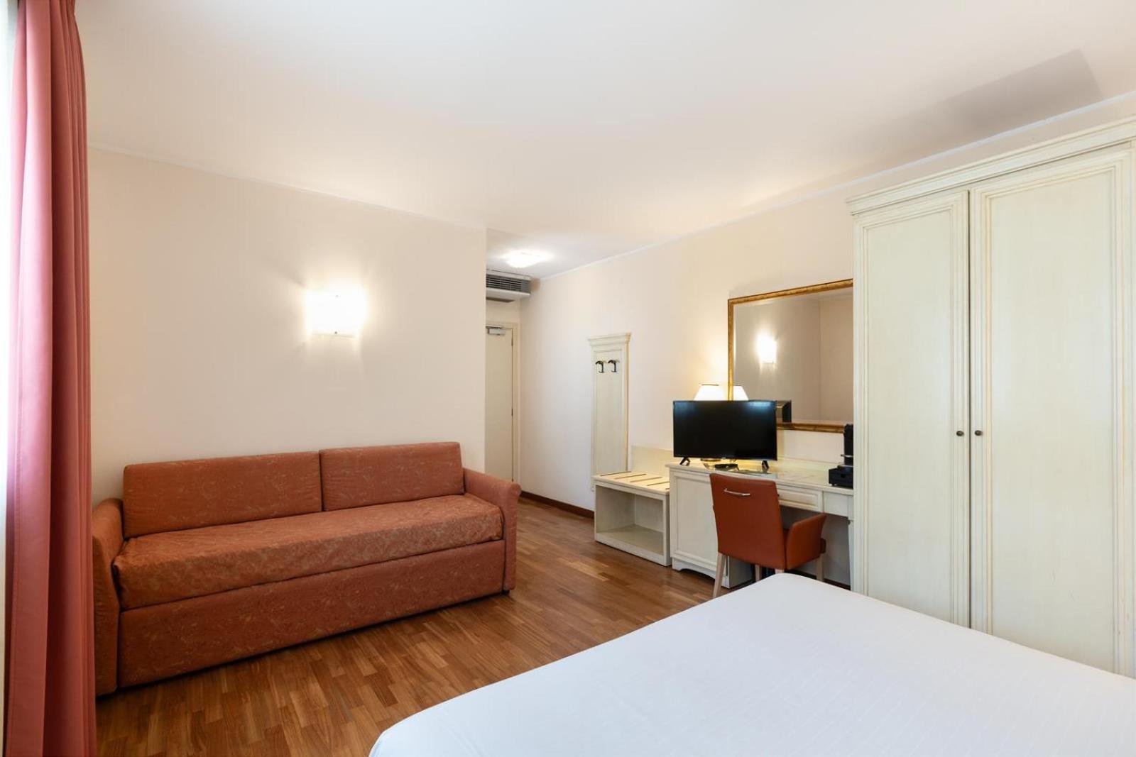 Superior Double or Twin Room - Photo 1