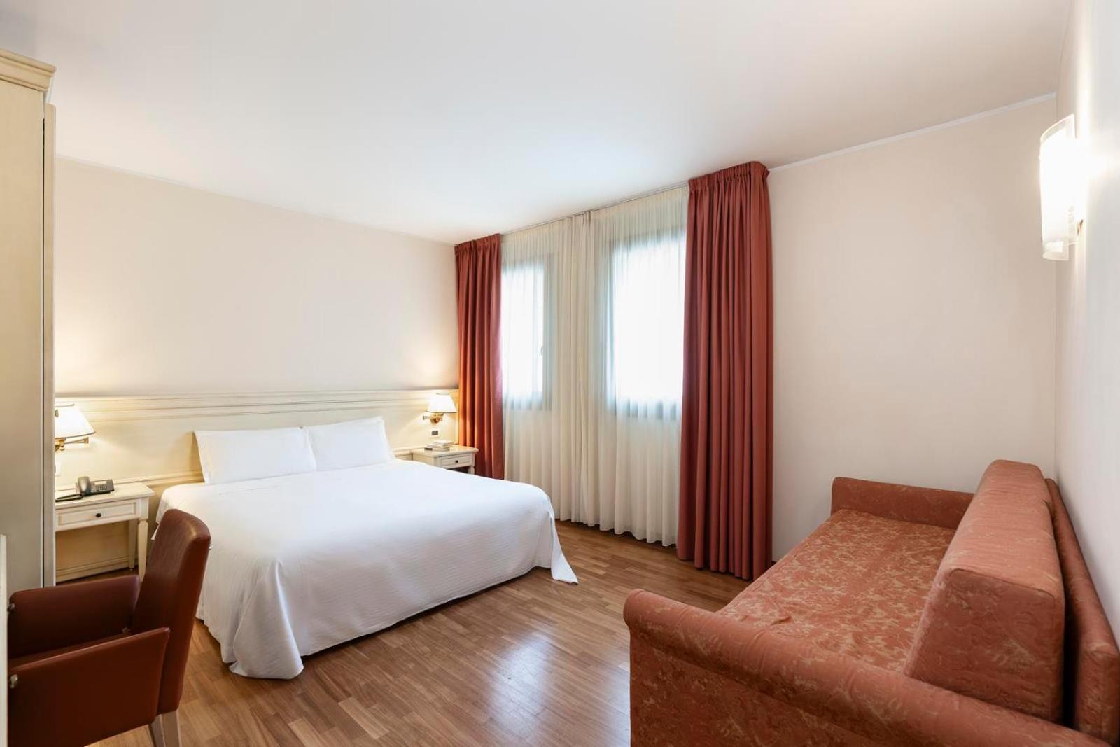 Superior Double or Twin Room - Photo 3