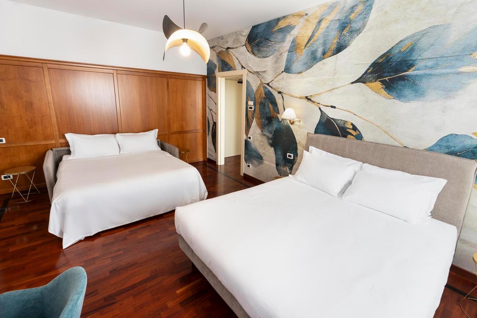 Deluxe Double Room - Photo 9