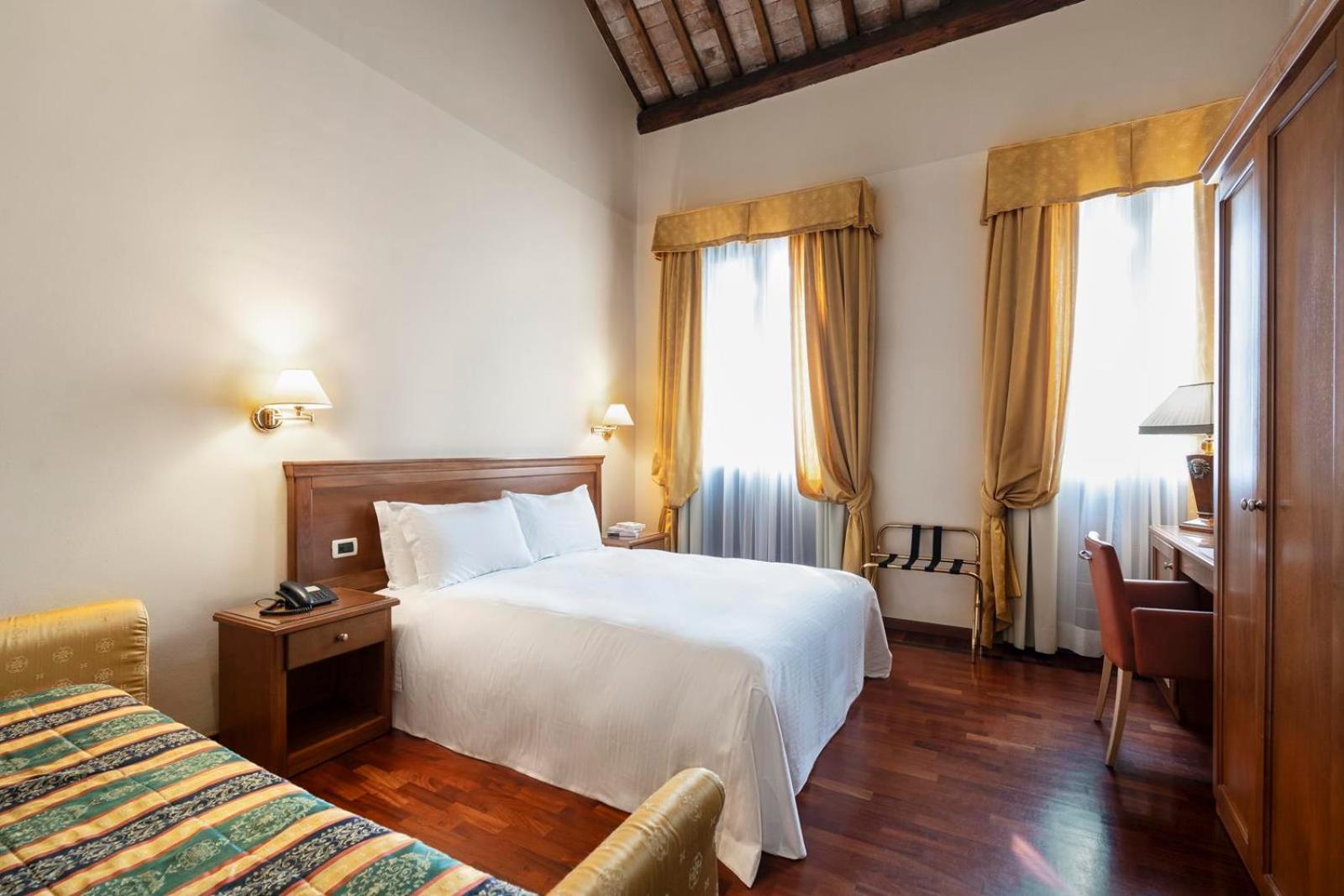Superior Double or Twin Room - Photo 6
