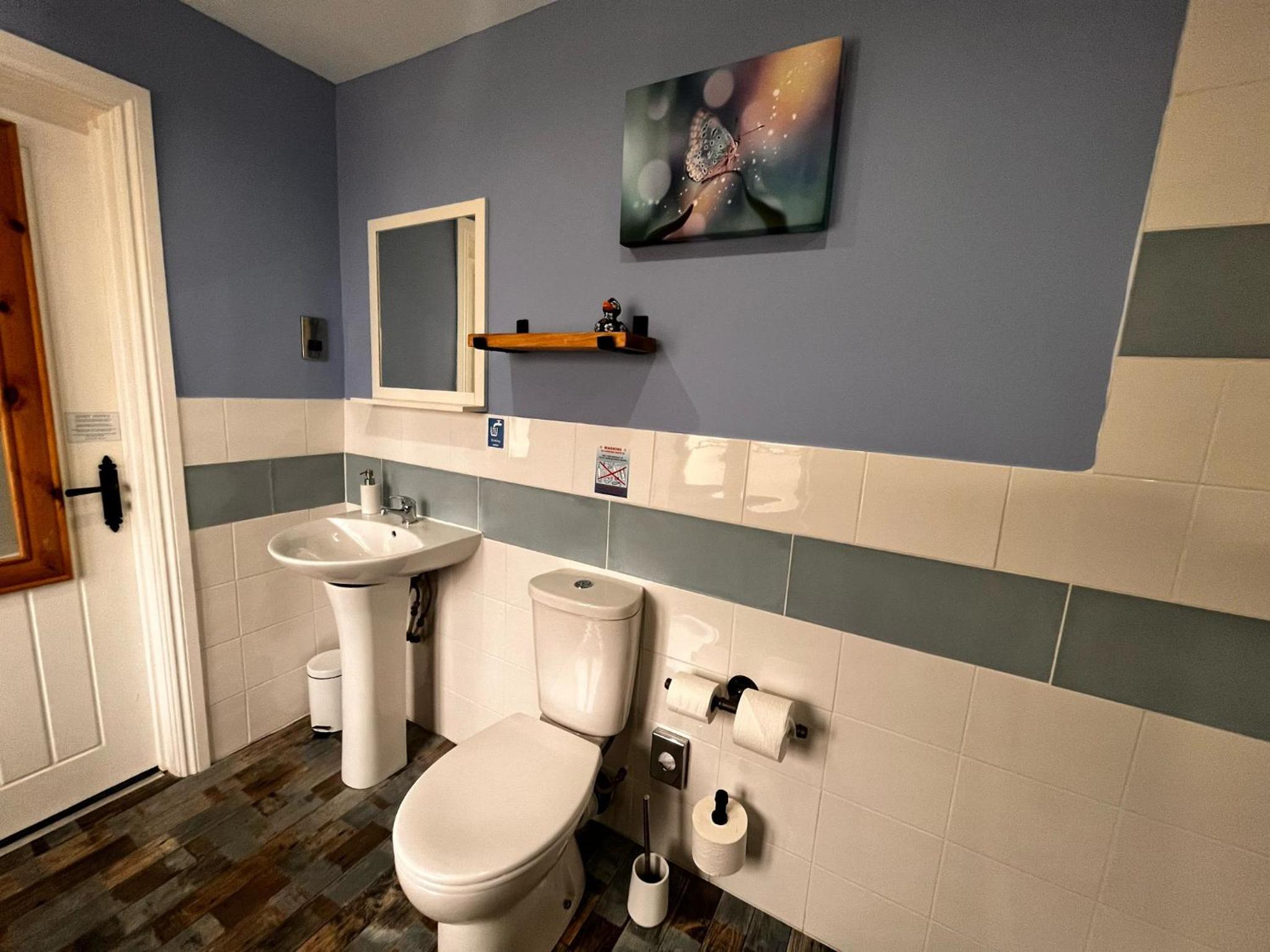 Family Room 1 - Photo 9