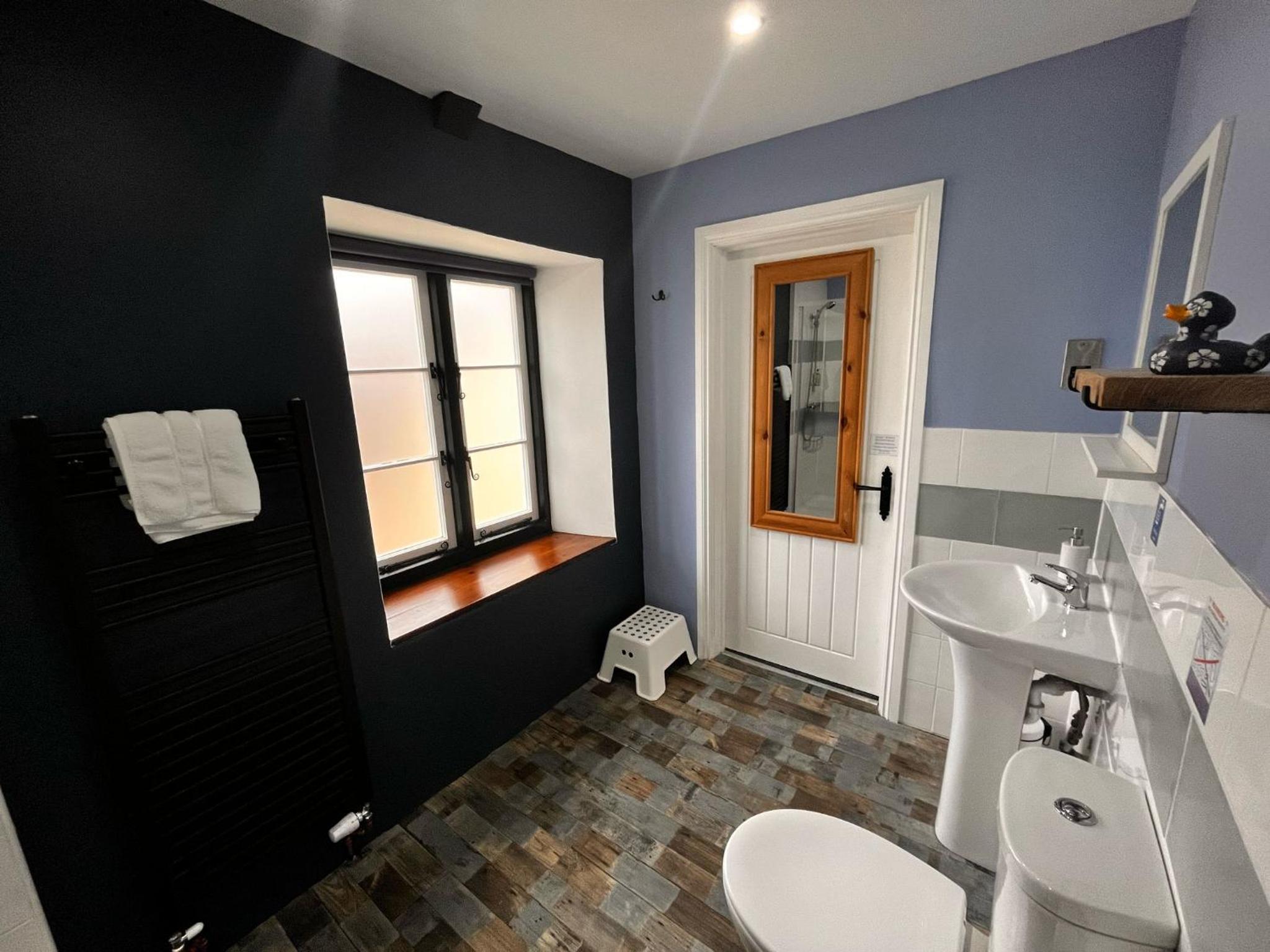 Family Room 1 - Photo 8